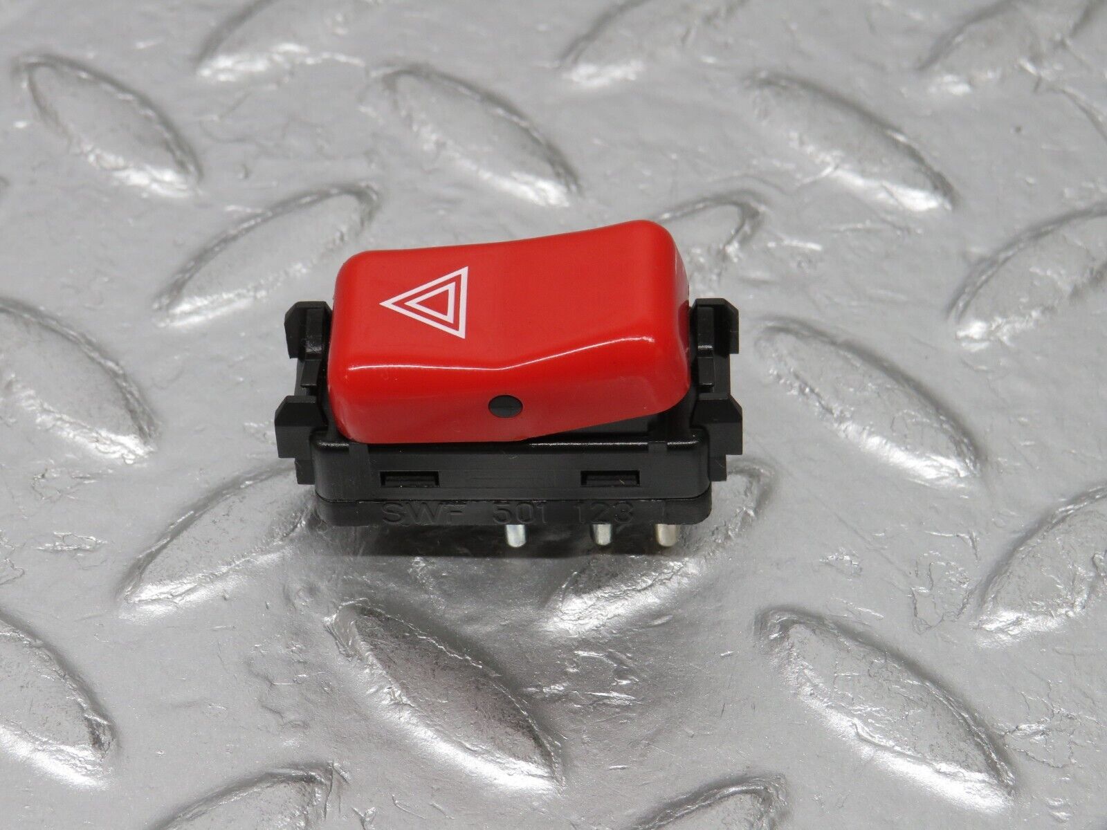 32402 Mercedes-Benz S124 300TE Hazard Warning Light Switch 1248200110