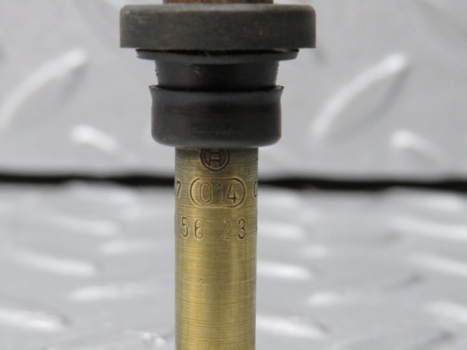 38901 Mercedes-Benz W201 190E 2.6L Fuel Injector Bosch 0000785623 0437502047