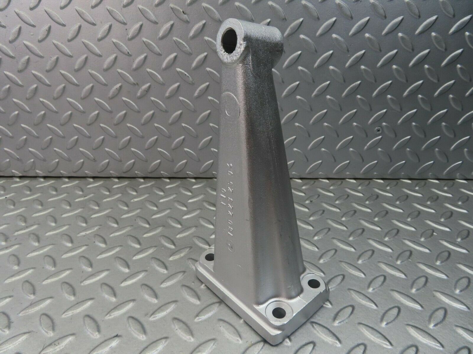 8329 Mercedes-Benz W108 Engine Mount Bracket Right Side 1802232504