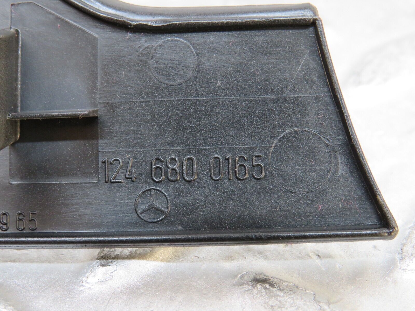 29447 Mercedes-Benz W124 230E Ignition Switch Cover Surround 1246800165