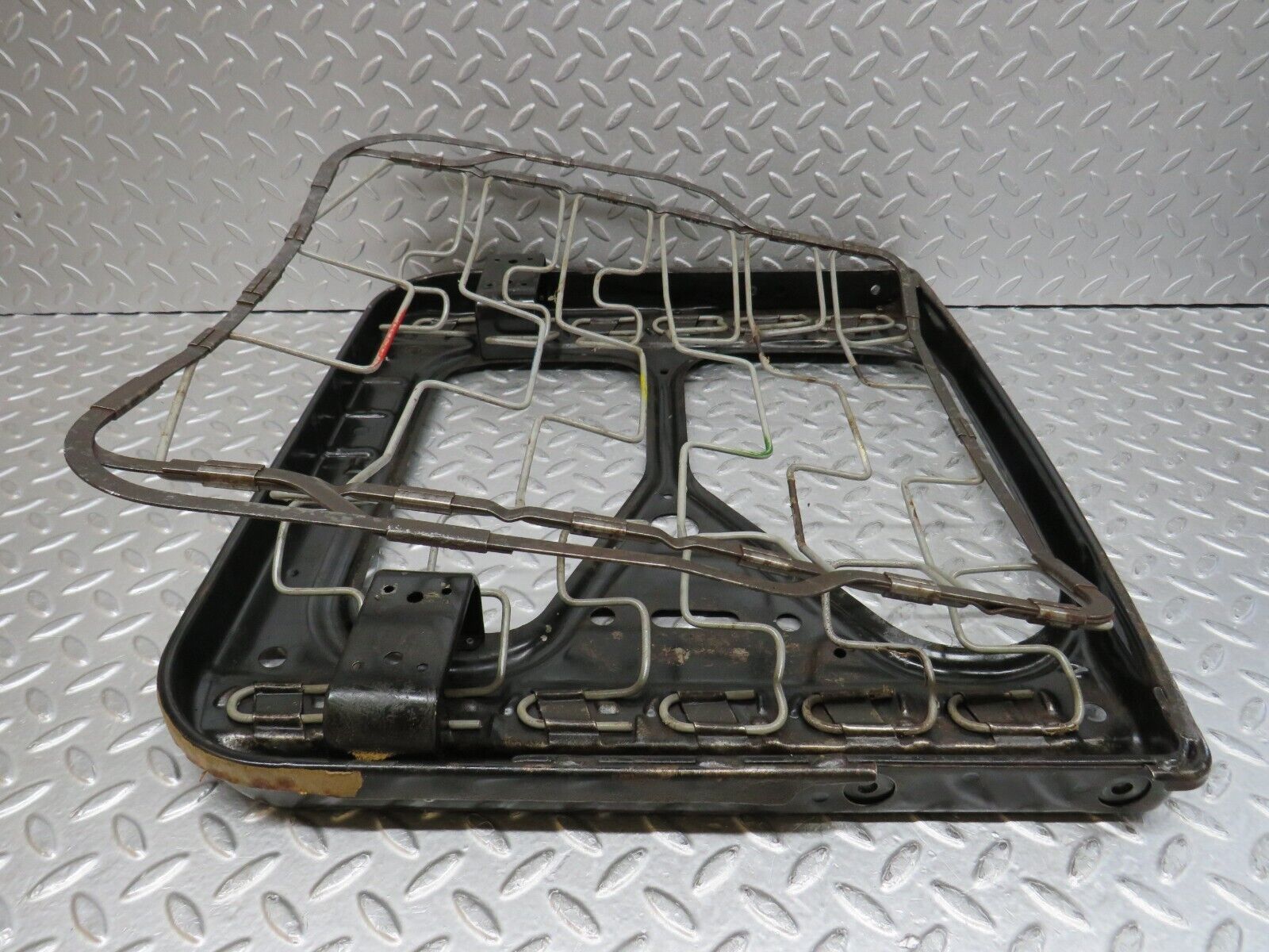 37153 Mercedes-Benz C126 420SEC Coupe Front Right Driver Seat Base