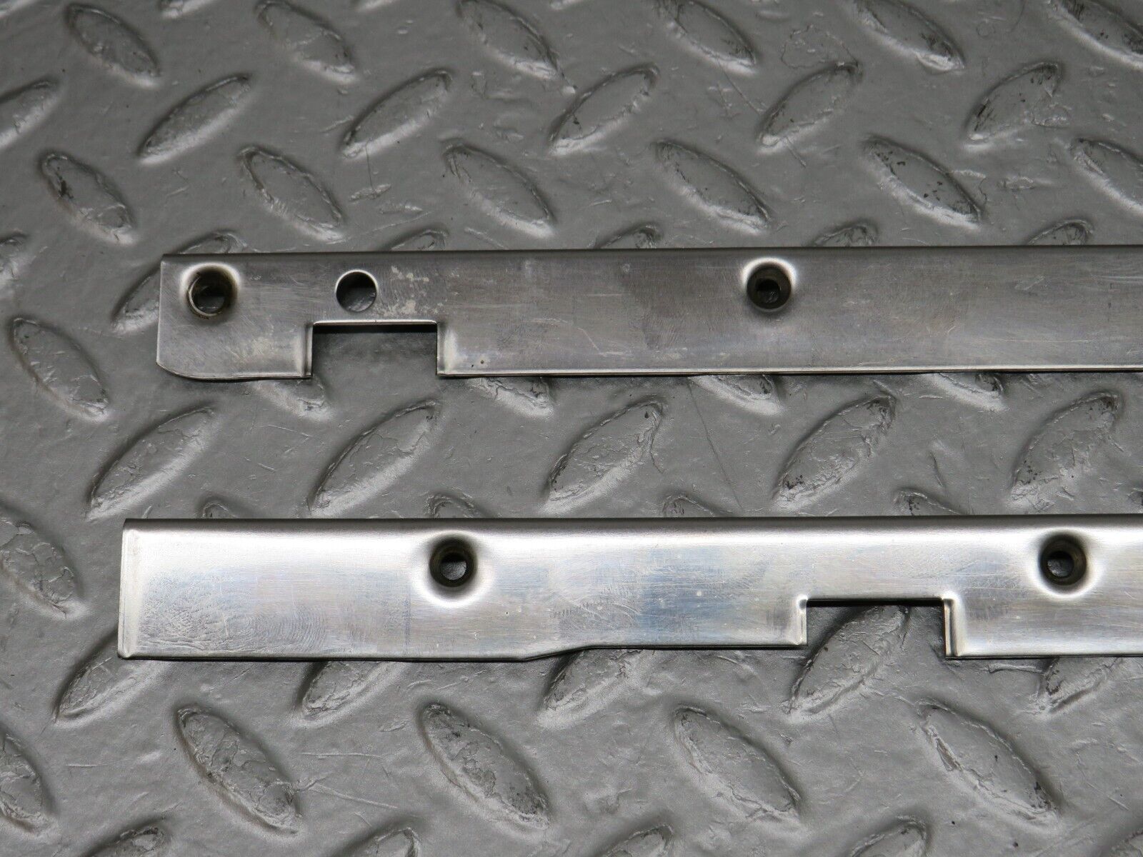 36215 Mercedes-Benz W126 420SE Sunroof Chrome Trim Set