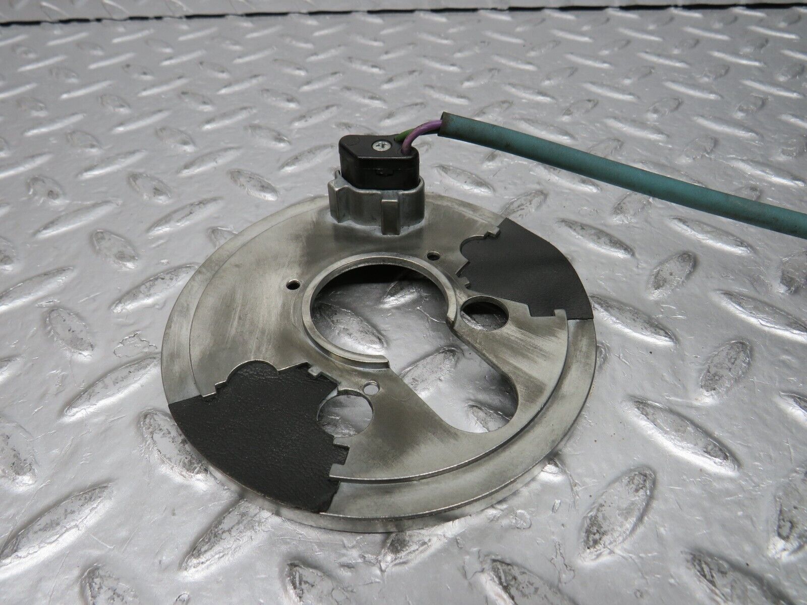 31747 Mercedes-Benz W201 190LE 1.8L Steering Wheel Contact Plate 1244620597