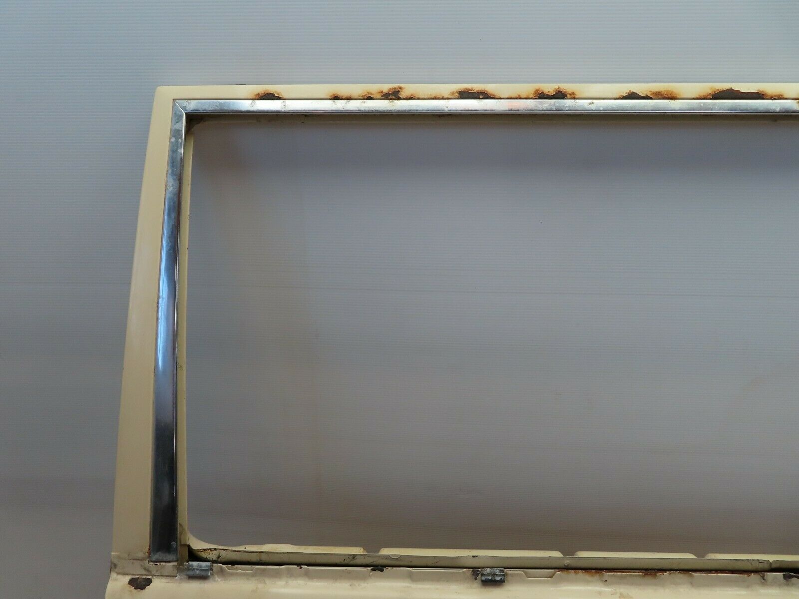 7804 Mercedes-Benz S123 230TE Wagon Rear Left Door