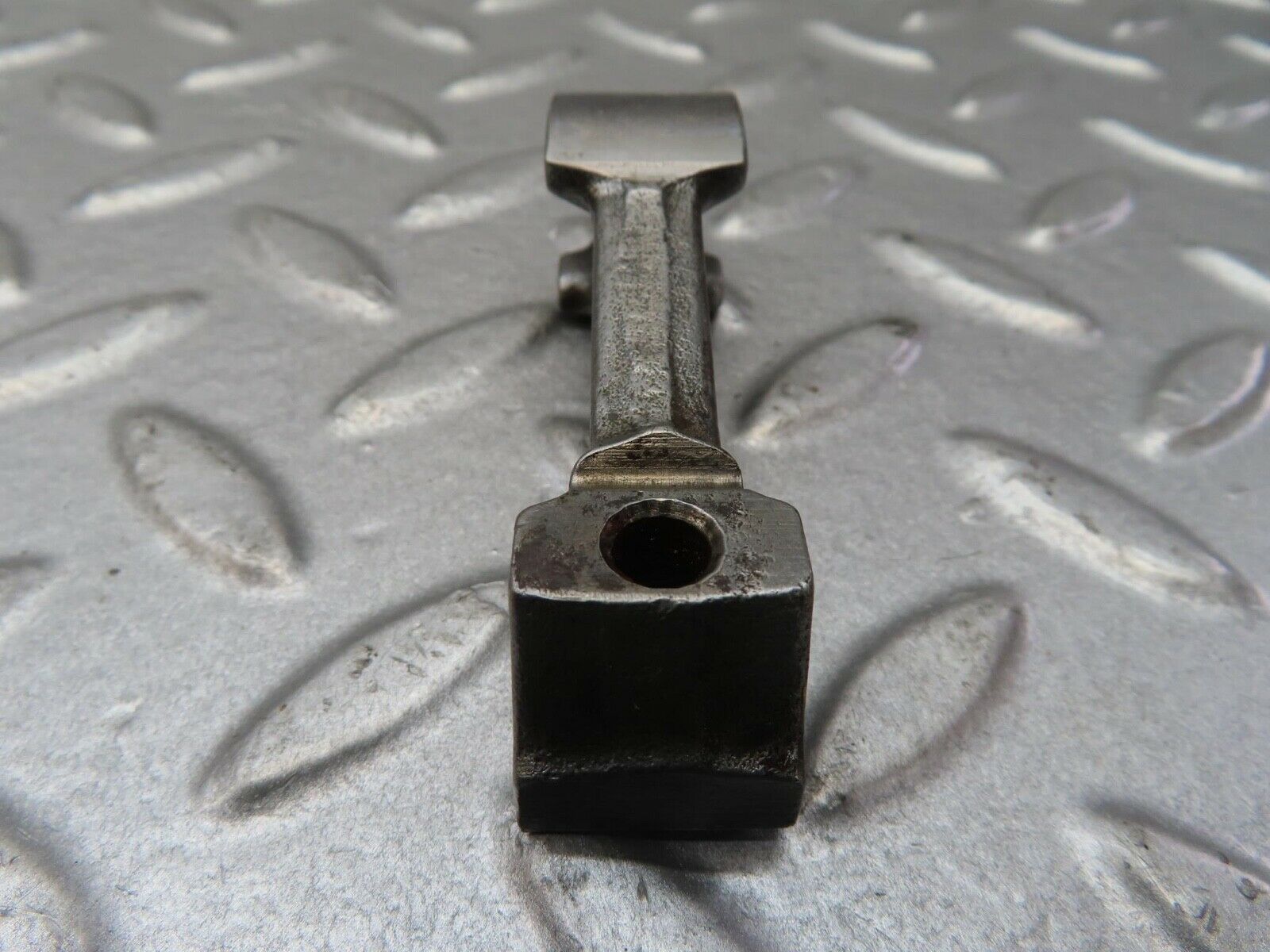 13370 Mercedes-Benz W111 230S Valve Rocker Arm With Retaining Spring