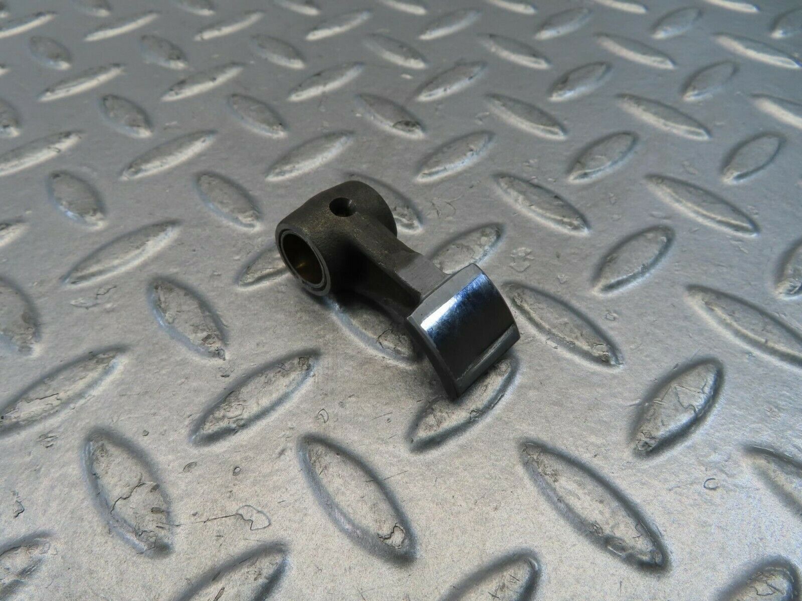 10974 Mercedes-Benz W115 220D Rocker Arm