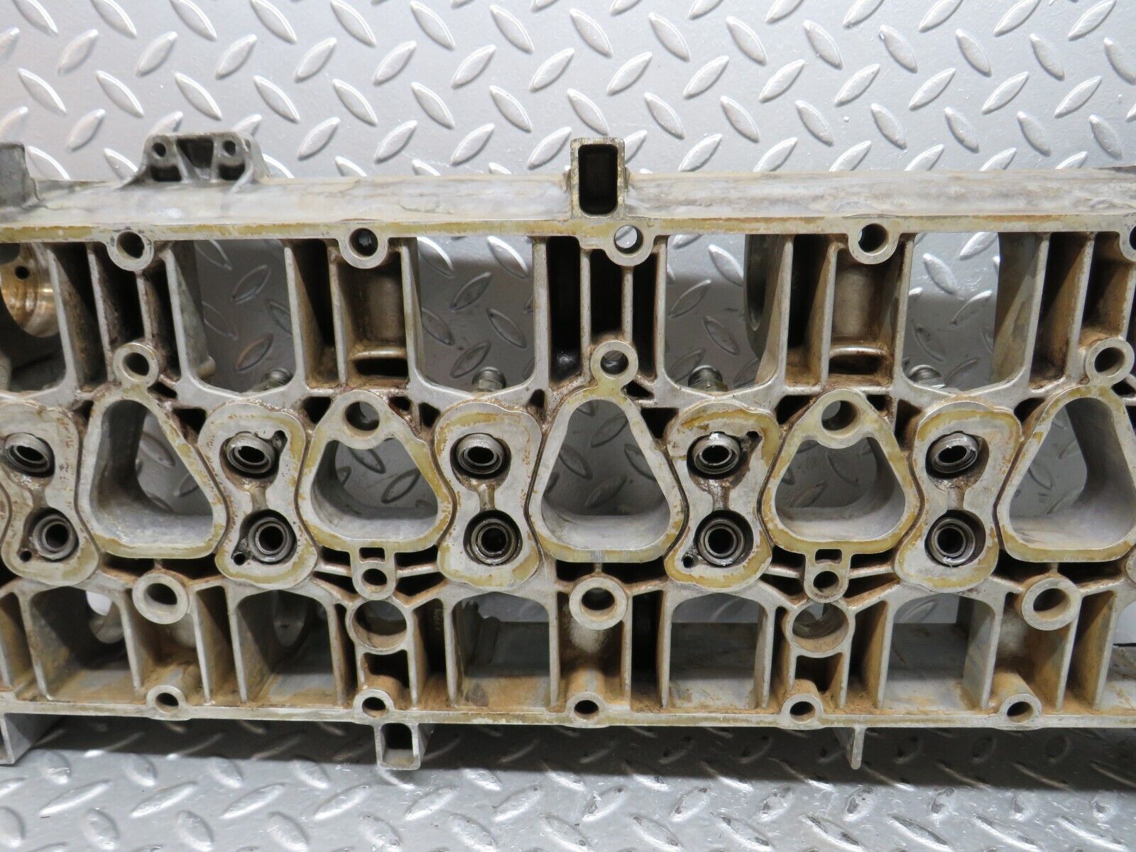 28046 Mercedes-Benz W123 280E Camshaft Bearing Casing 1100163304