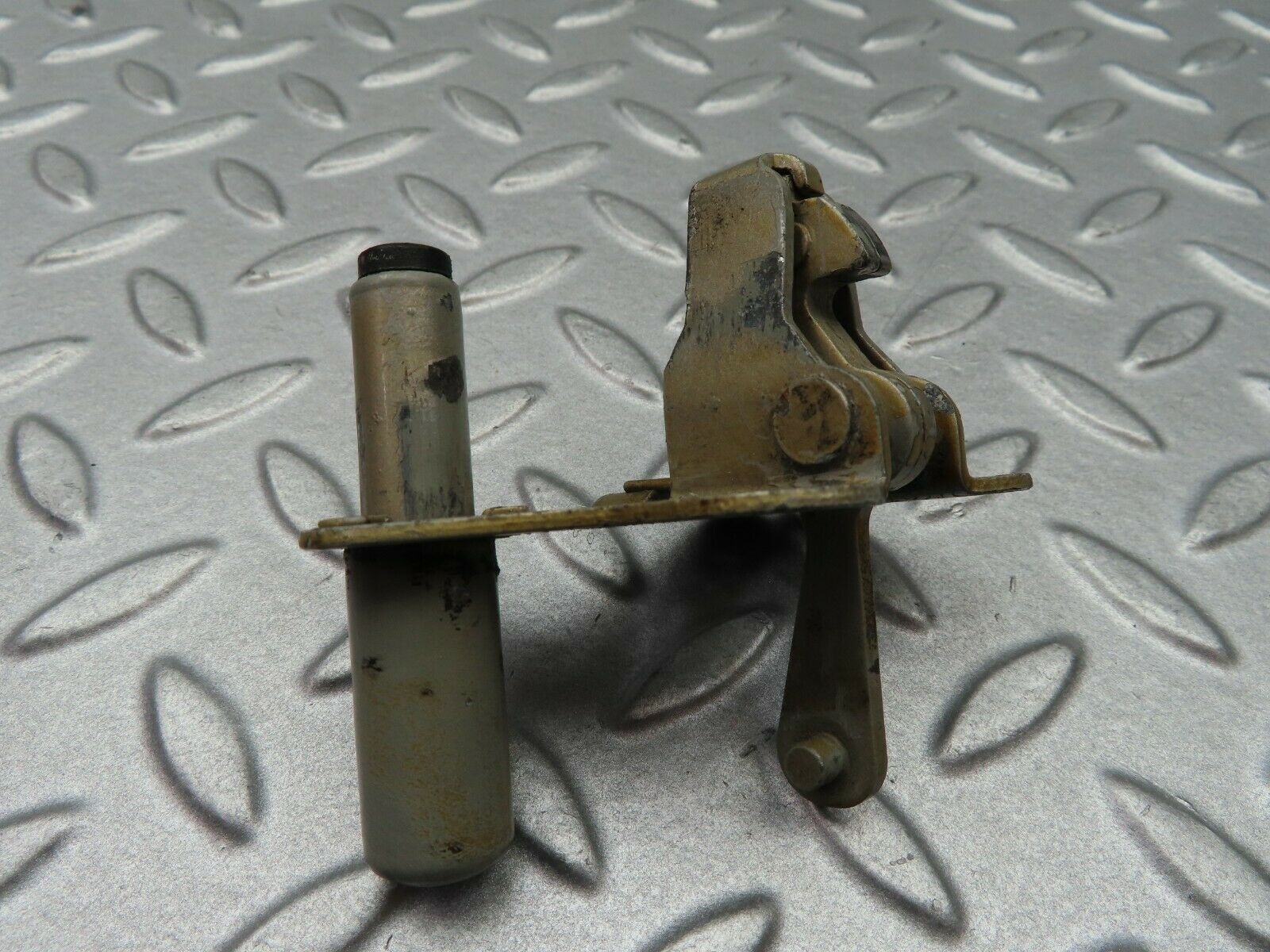 5487 Mercedes-Benz W124 230E Bonnet Lock Catch 1248800260