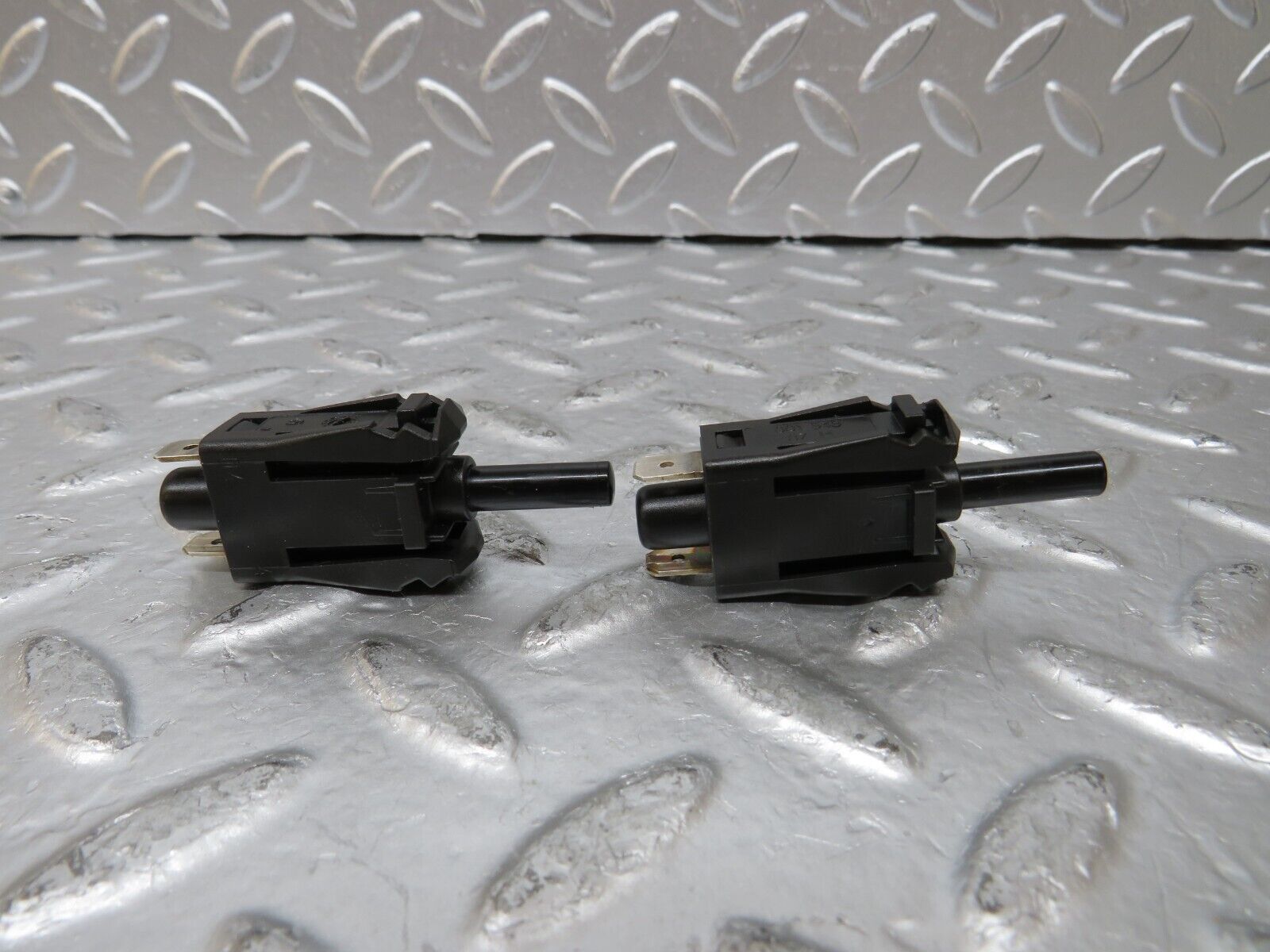 25812 Mercedes-Benz W124 280E Door Contact Switch Pair 0015458714