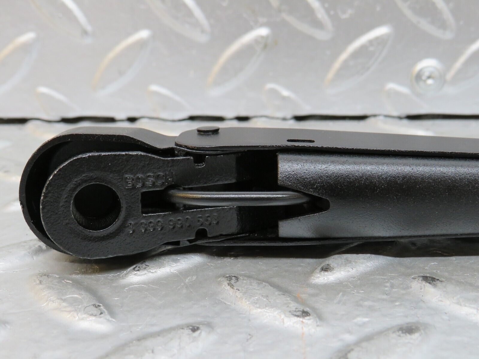 28380 Mercedes-Benz S123 240D Wagon Right Wiper Arm Bosch 3399990553