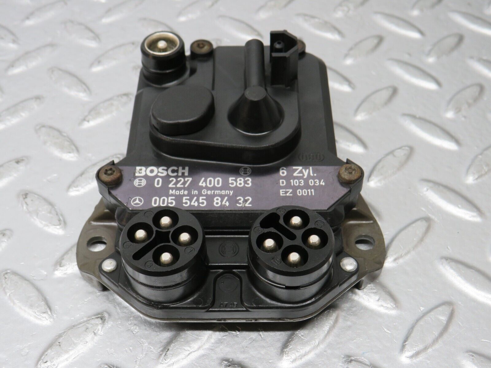 33940 Mercedes-Benz W124 260E Ignition Control Unit Bosch 0055458432 0227400583