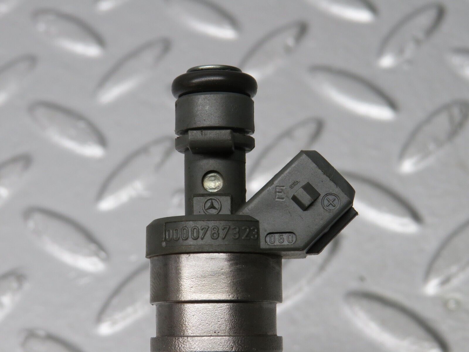 39422 Mercedes-Benz R129 320SL Coupe Fuel Injector Bosch 0000787323 0280155209