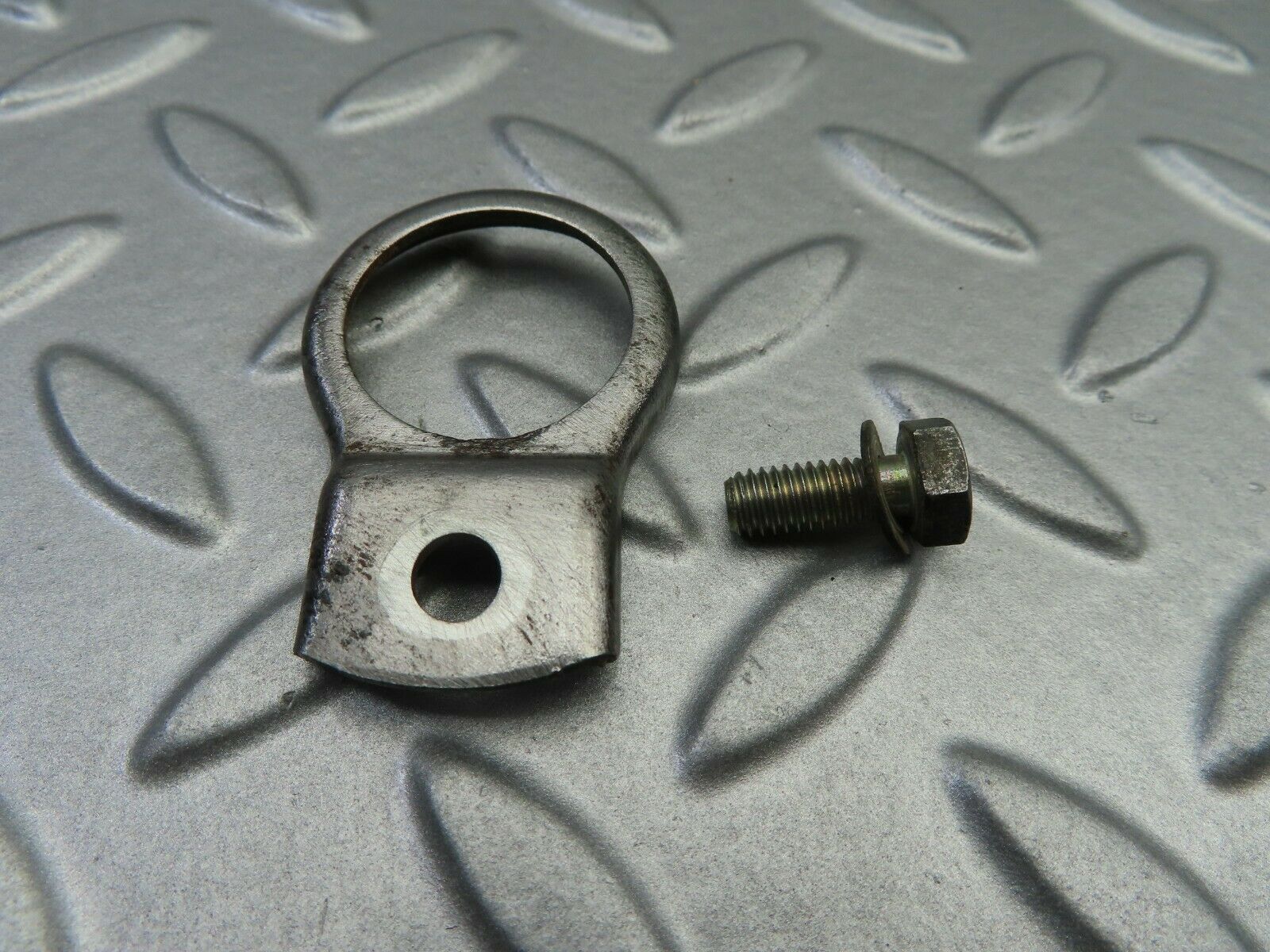 7097 Mercedes-Benz C107 350SLC Coupe Fuel Injector Bracket