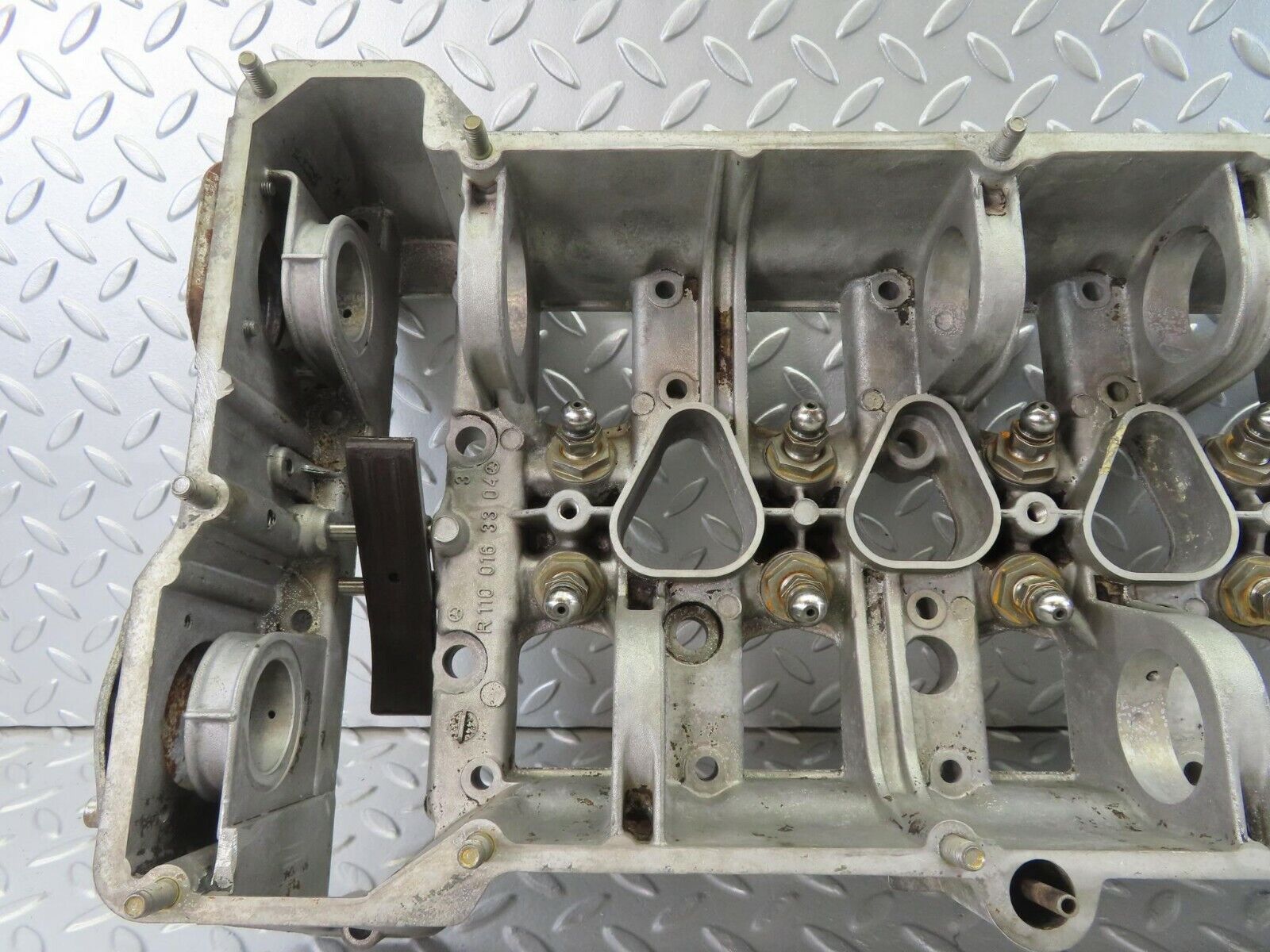 10188 Mercedes-Benz C123 280CE Coupe Camshaft Bearing Casing 1100163304