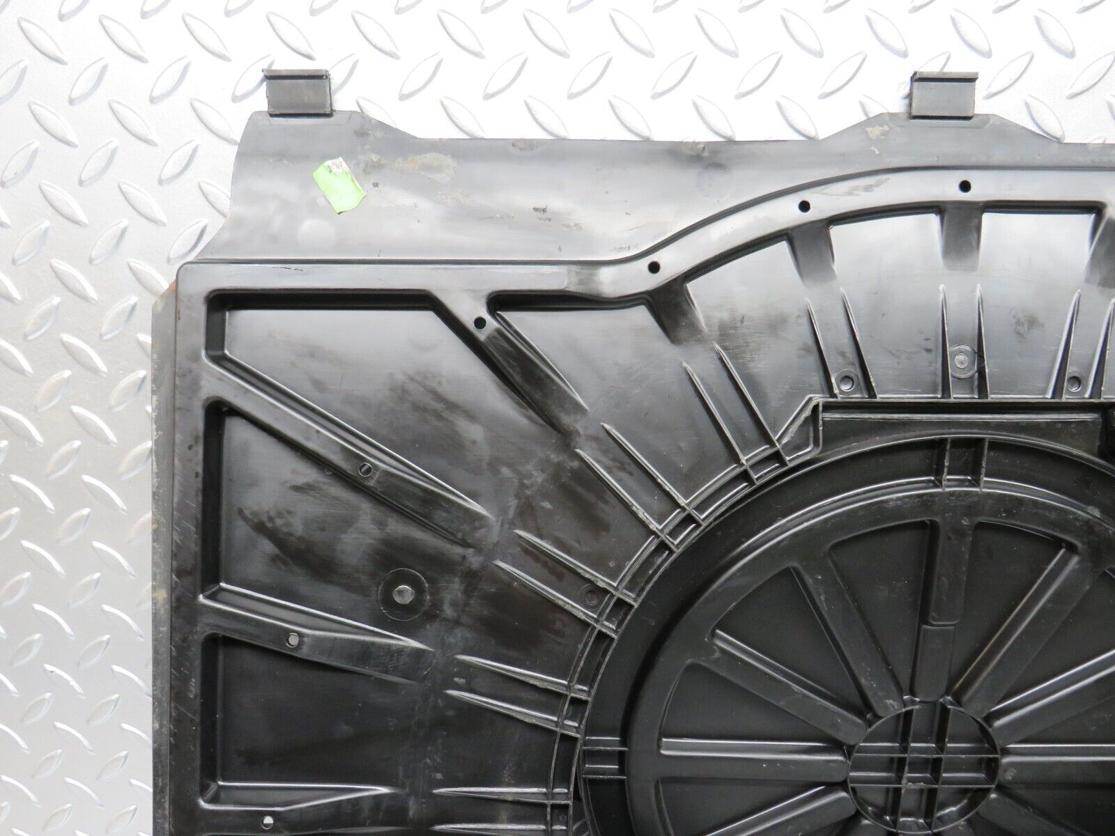 31555 Mercedes-Benz W201 190LE 1.8L Boot Trunk Spare Wheel Cover 2016931633