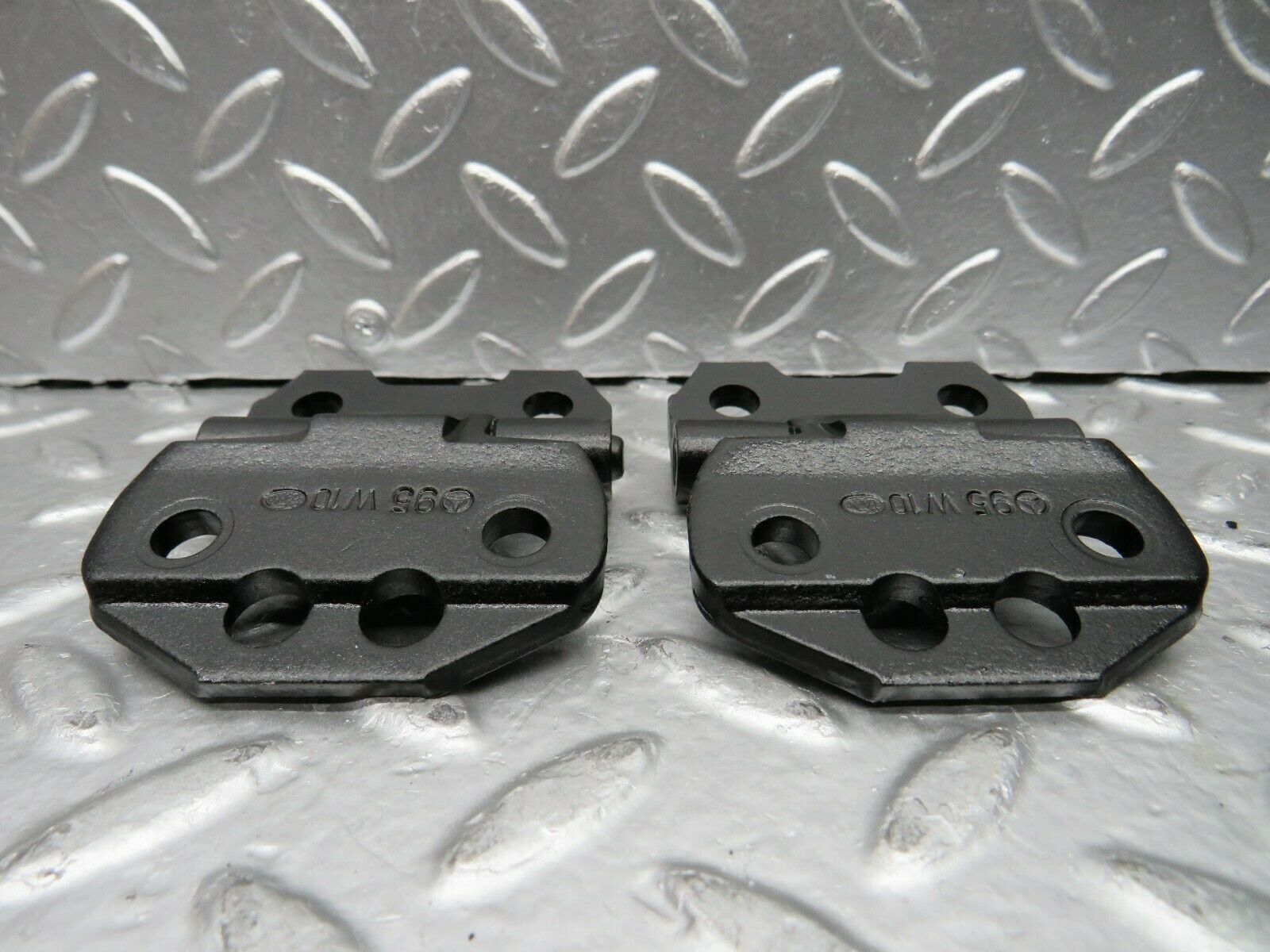 22564 Mercedes-Benz C124 E220 Coupe Door Hinge Right Pair