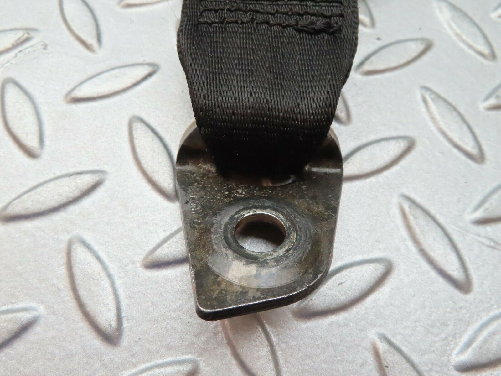 4403 Mercedes-Benz W123 230E Front Left Seat Belt 2018601685