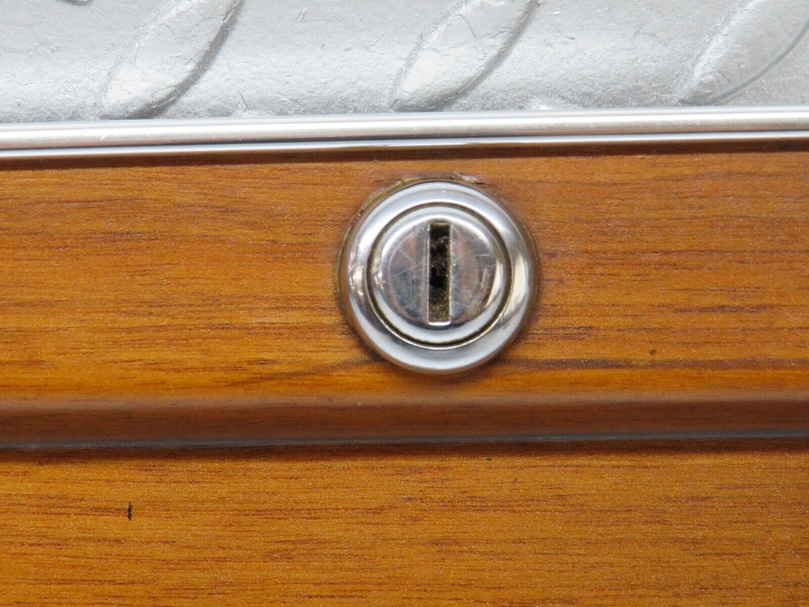 37414 Mercedes-Benz W109 300SEL Glove Box Door No Key