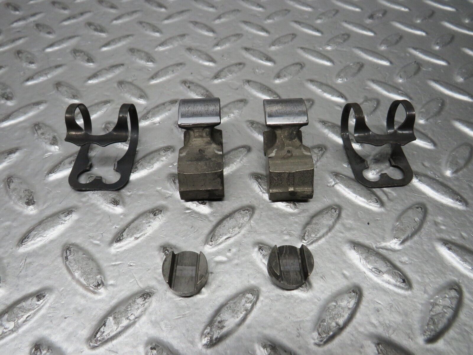 28186 Mercedes-Benz W123 280E Valve Rocker Arm With Tappet & Retaining Spring