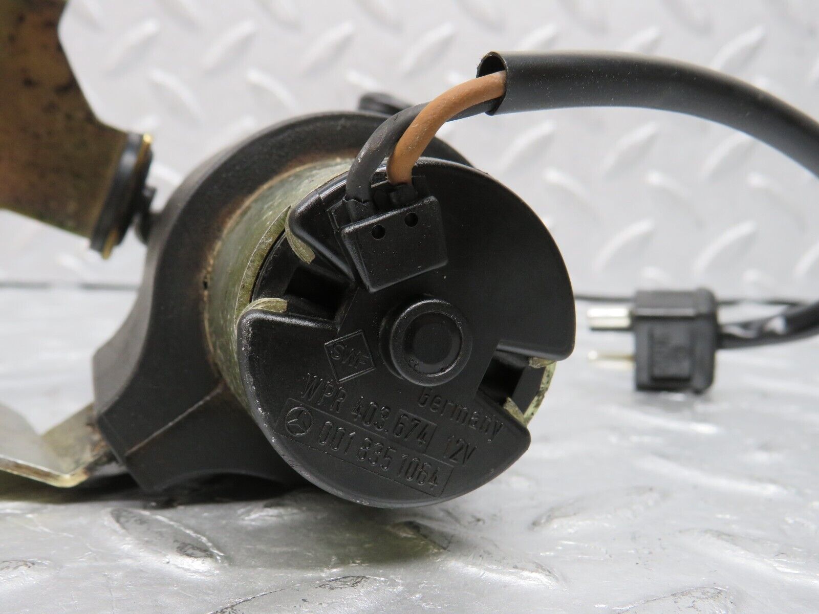 38406 Mercedes-Benz R129 280SL Coupe Heating Water Pump 0018351064