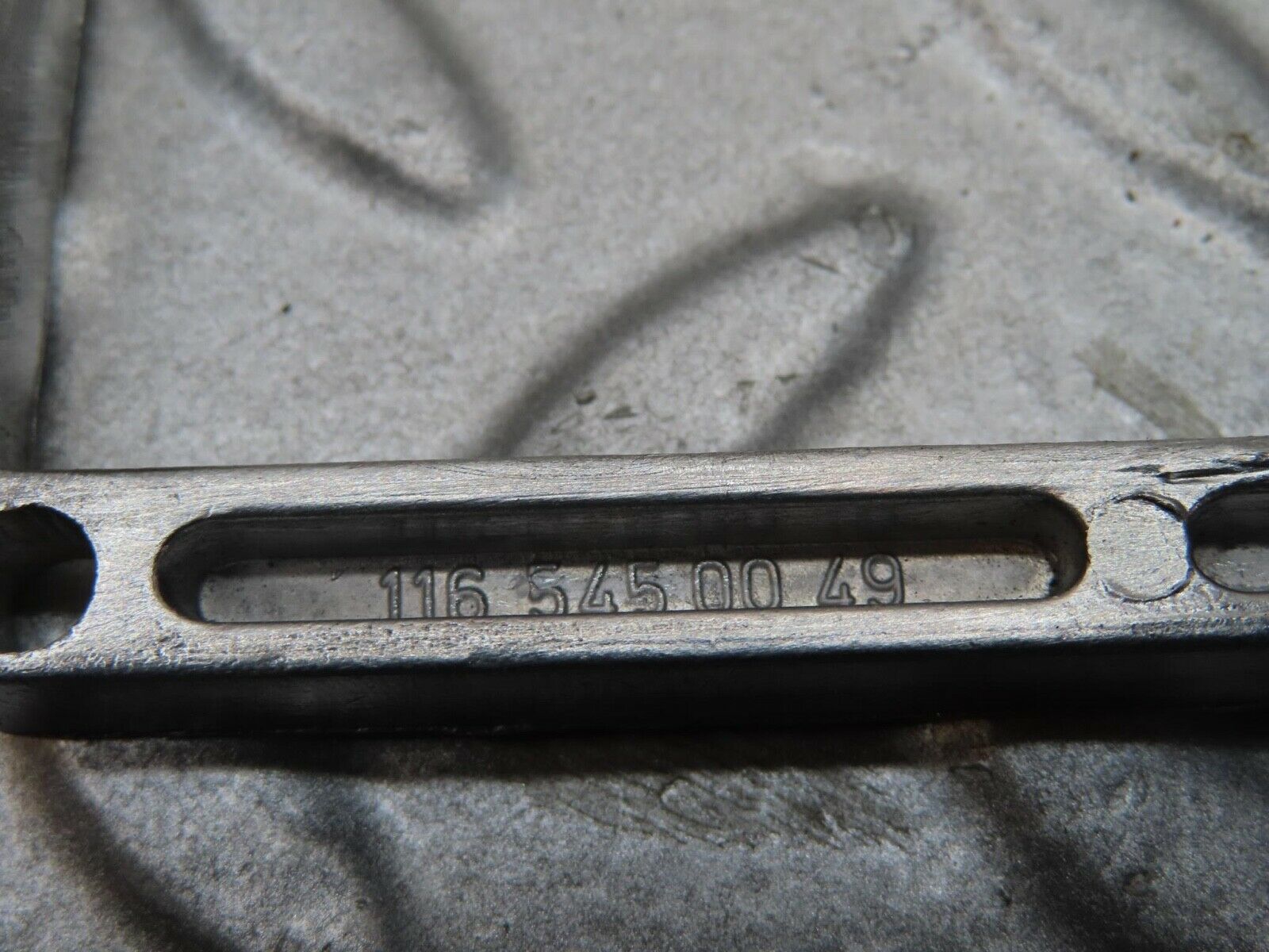 14385 Mercedes-Benz W116 350SE Fuse Box Flange 1165450049