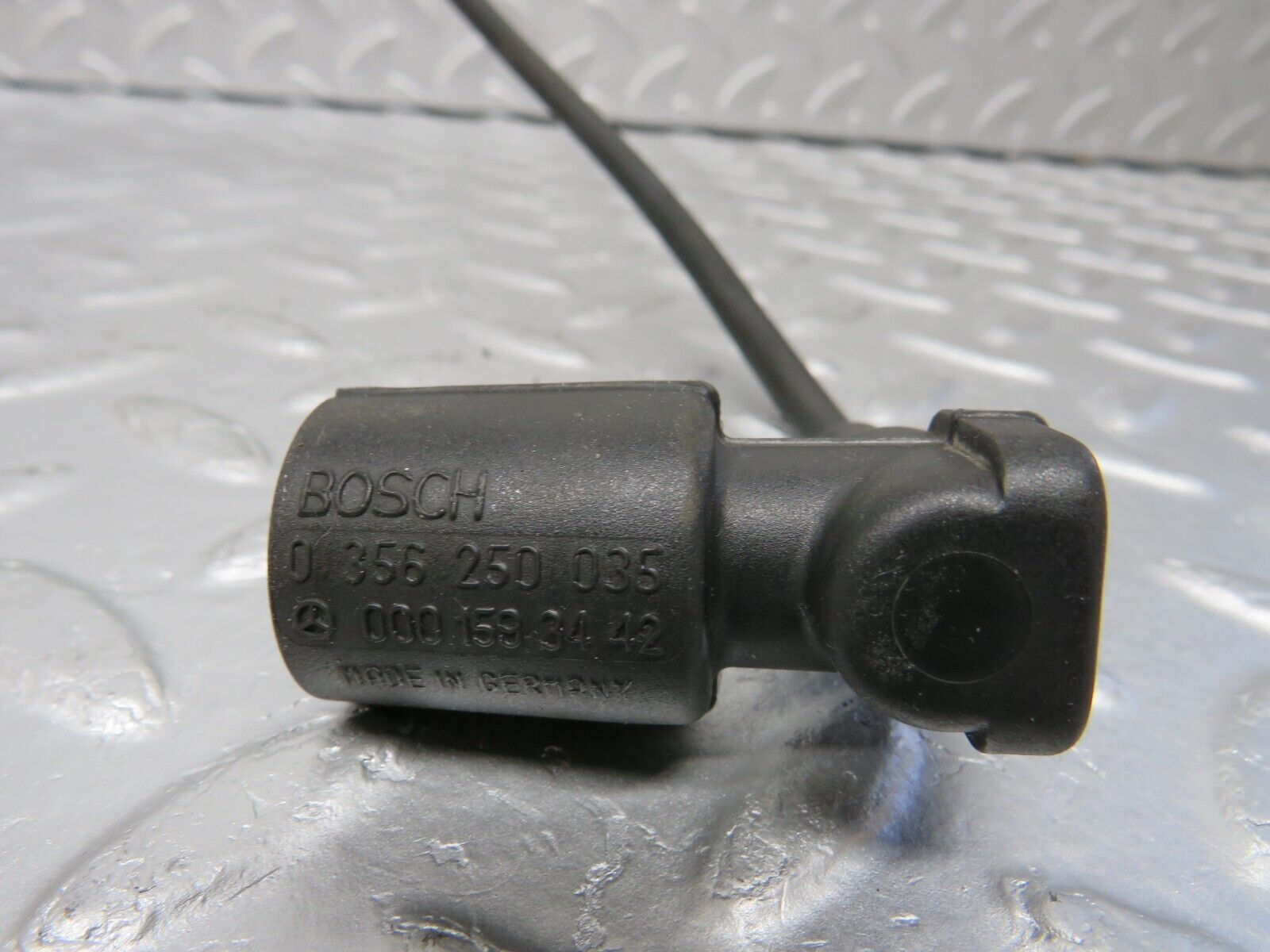 38100 Mercedes-Benz A124 320E Ignition Coil Lead 0300362105 0356250035 0001593442