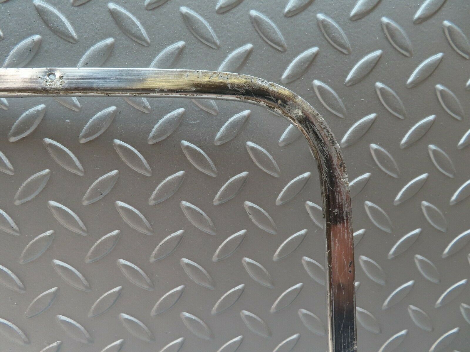 2048 Mercedes-Benz W105 219 PONTON Front Left Door Chrome Trim