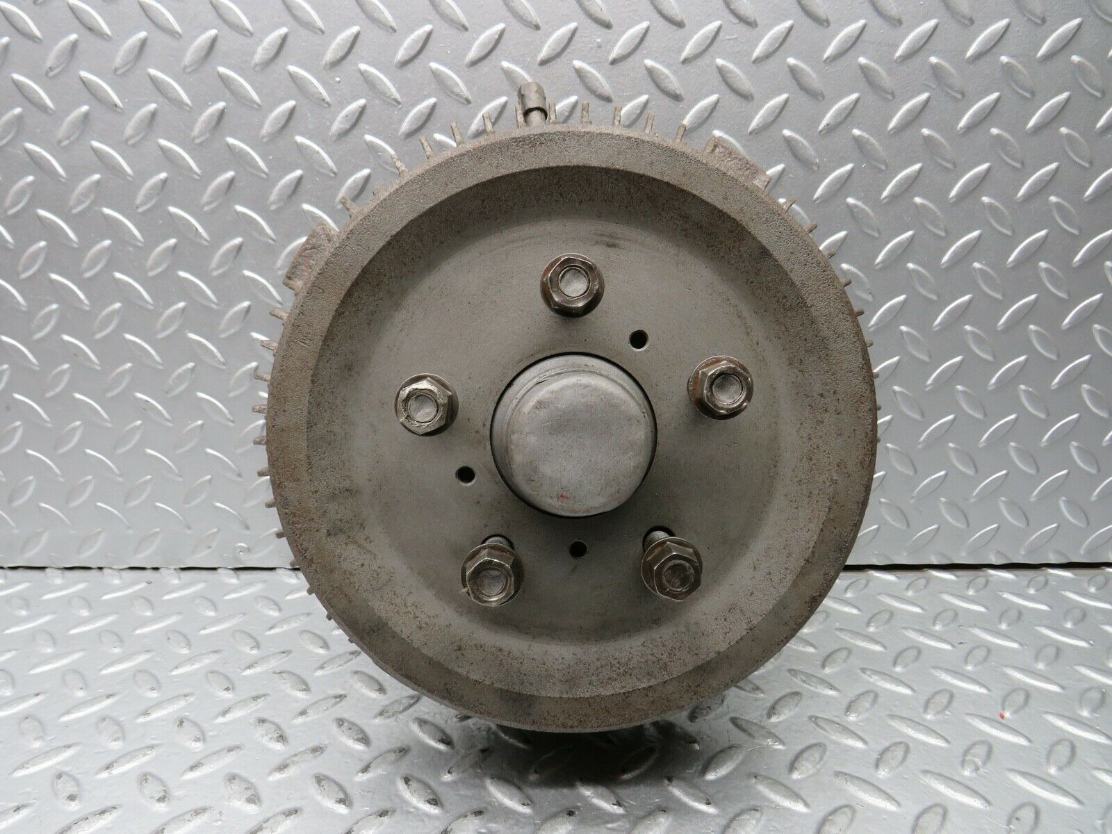 21948 Mercedes-Benz W121 190b Ponton Front Left Wheel Hub