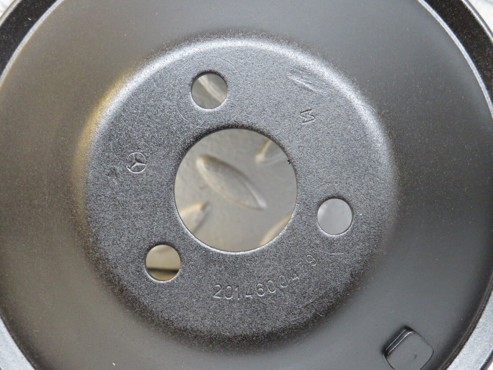 36793 Mercedes-Benz W201 190E 2.0L Steering Pump Pulley 2014600479