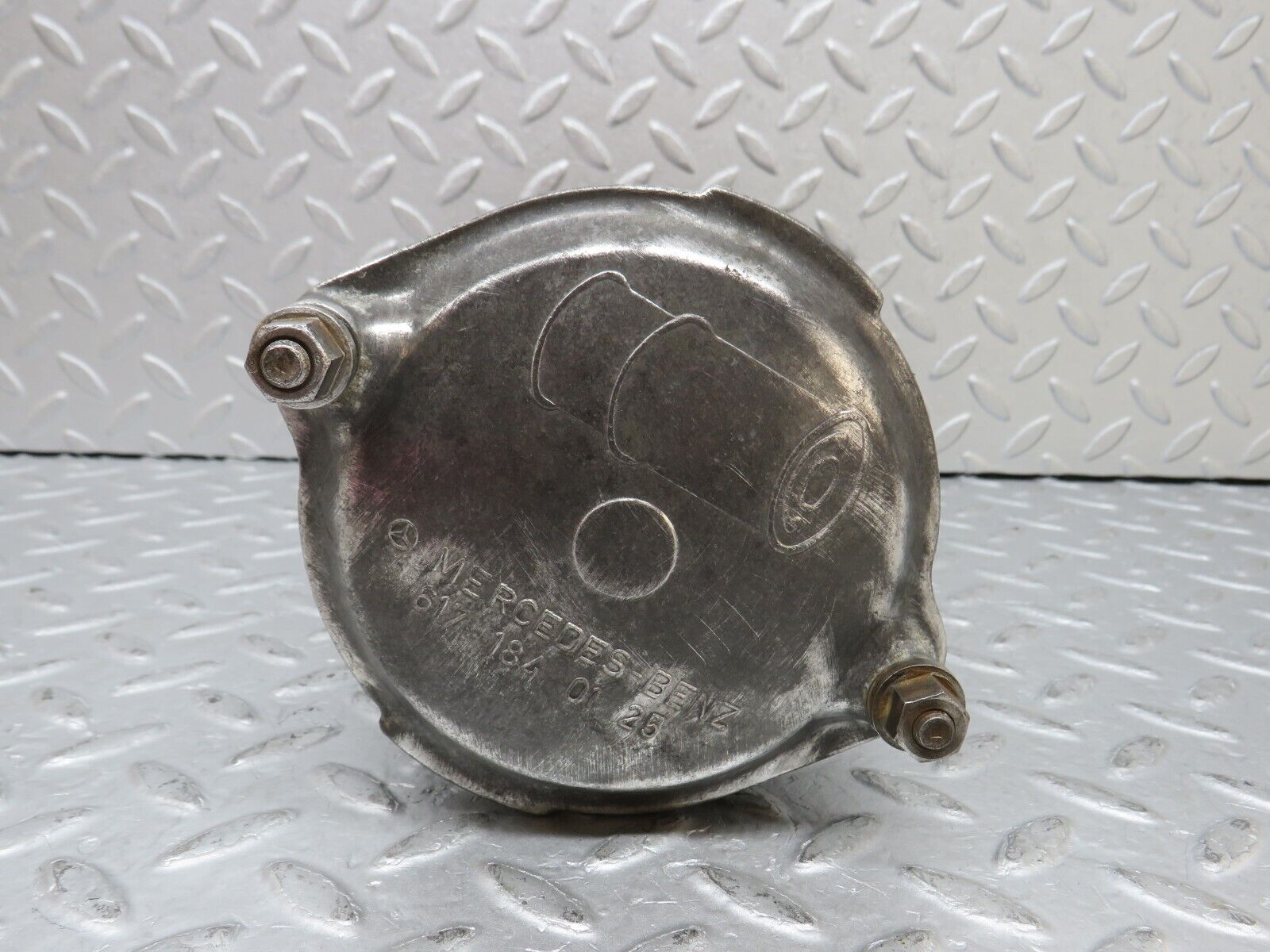 35924 Mercedes-Benz 240D OM616.912 Oil Filter Housing 6151840102 6171840125