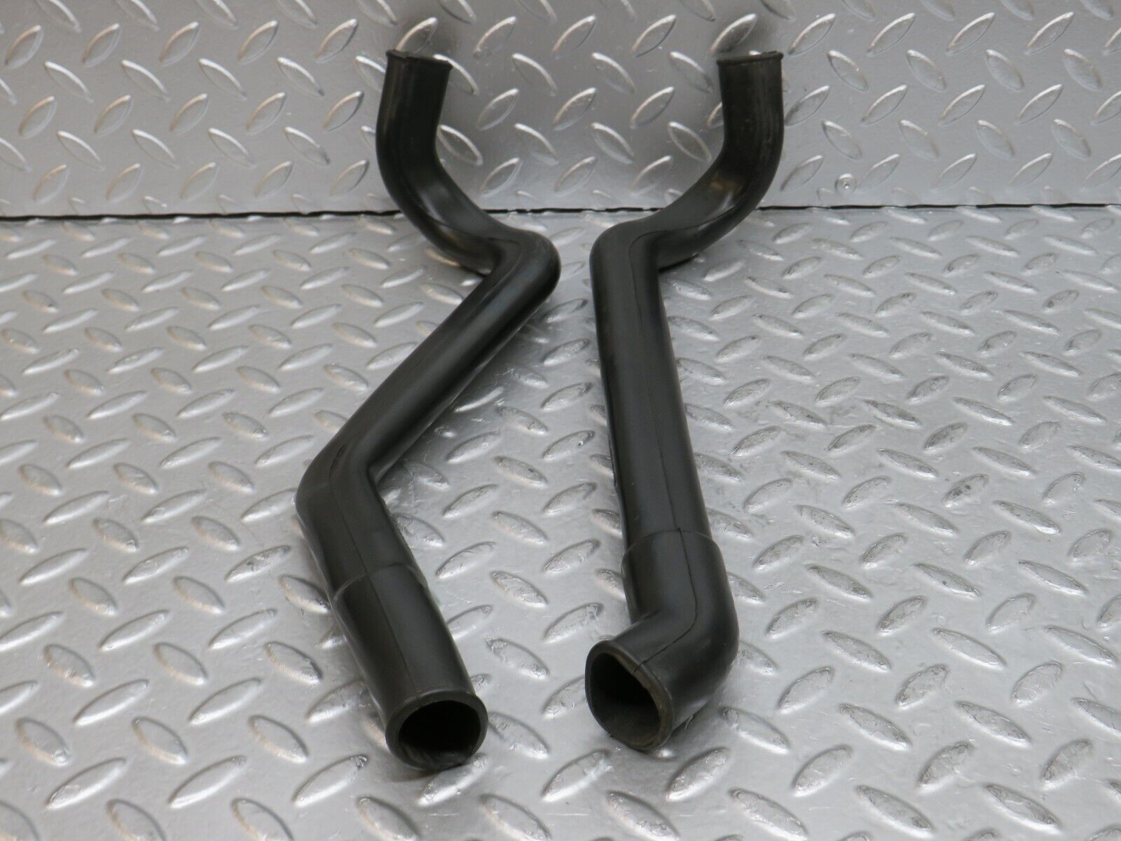 29387 Mercedes-Benz W124 260E Water Drain Hose Pair 1246280194 1246280394