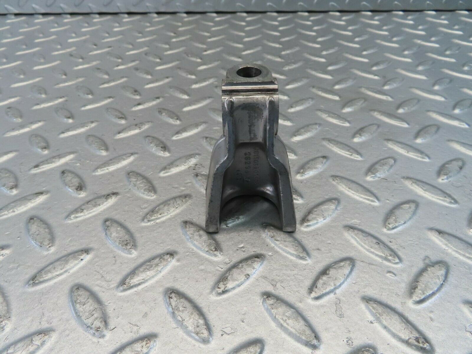 10969 Mercedes-Benz W115 220D Rocker Arm Support 6150550110