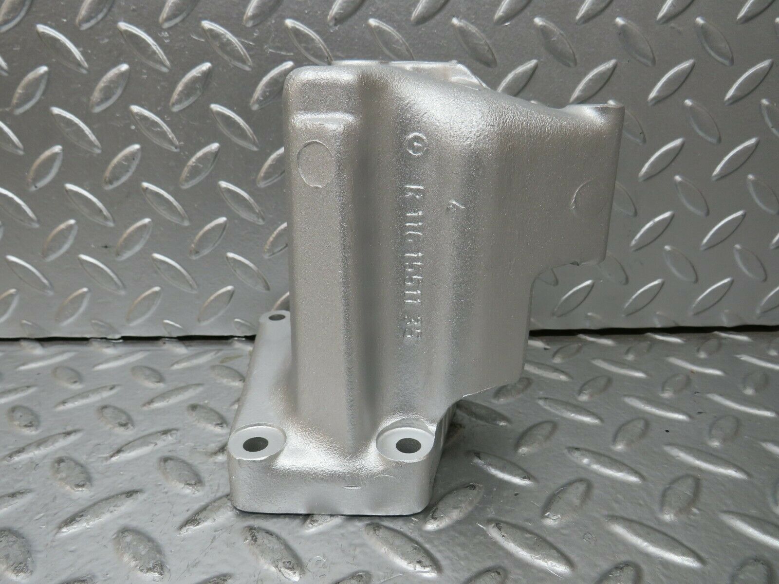 23887 Mercedes-Benz C107 450SLC Coupe Alternator Generator Bracket 1161551135