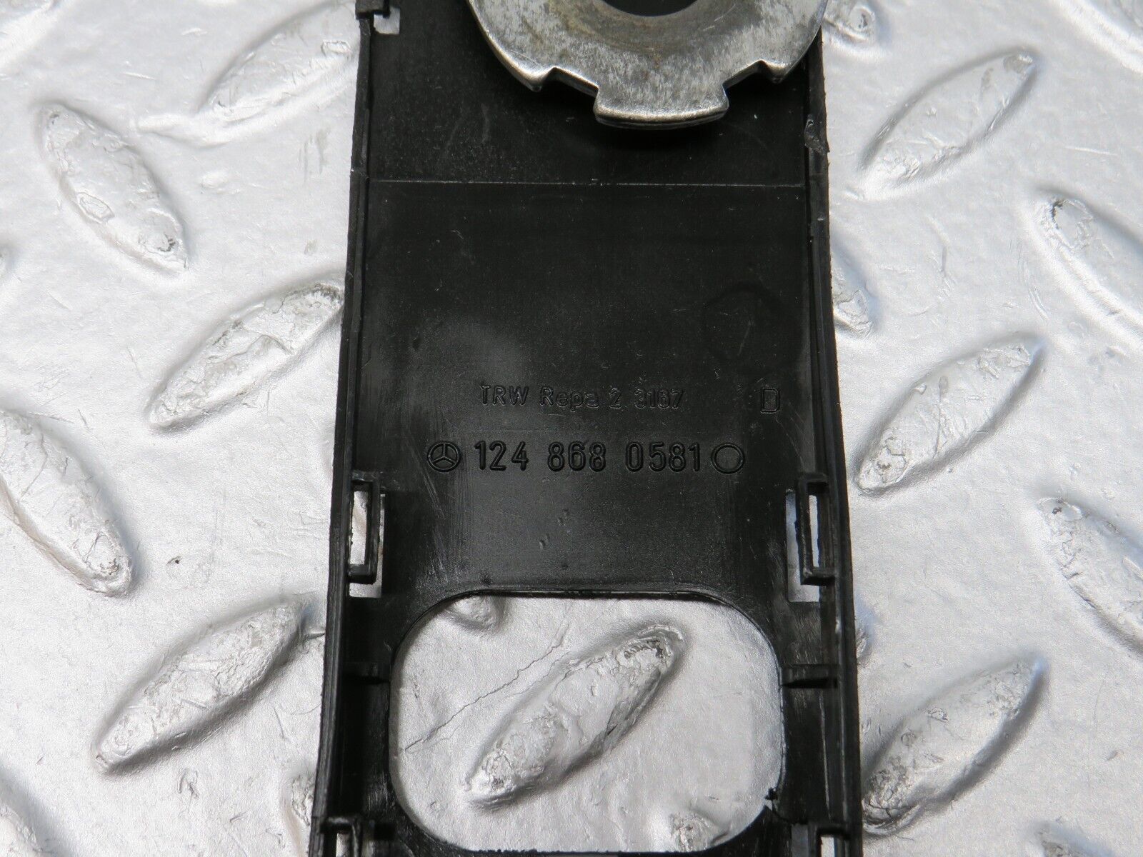 38001 Mercedes-Benz A124 320E Cabriolet Front Left Seat Belt With Buckle 1268600786 1248606569 1248680581