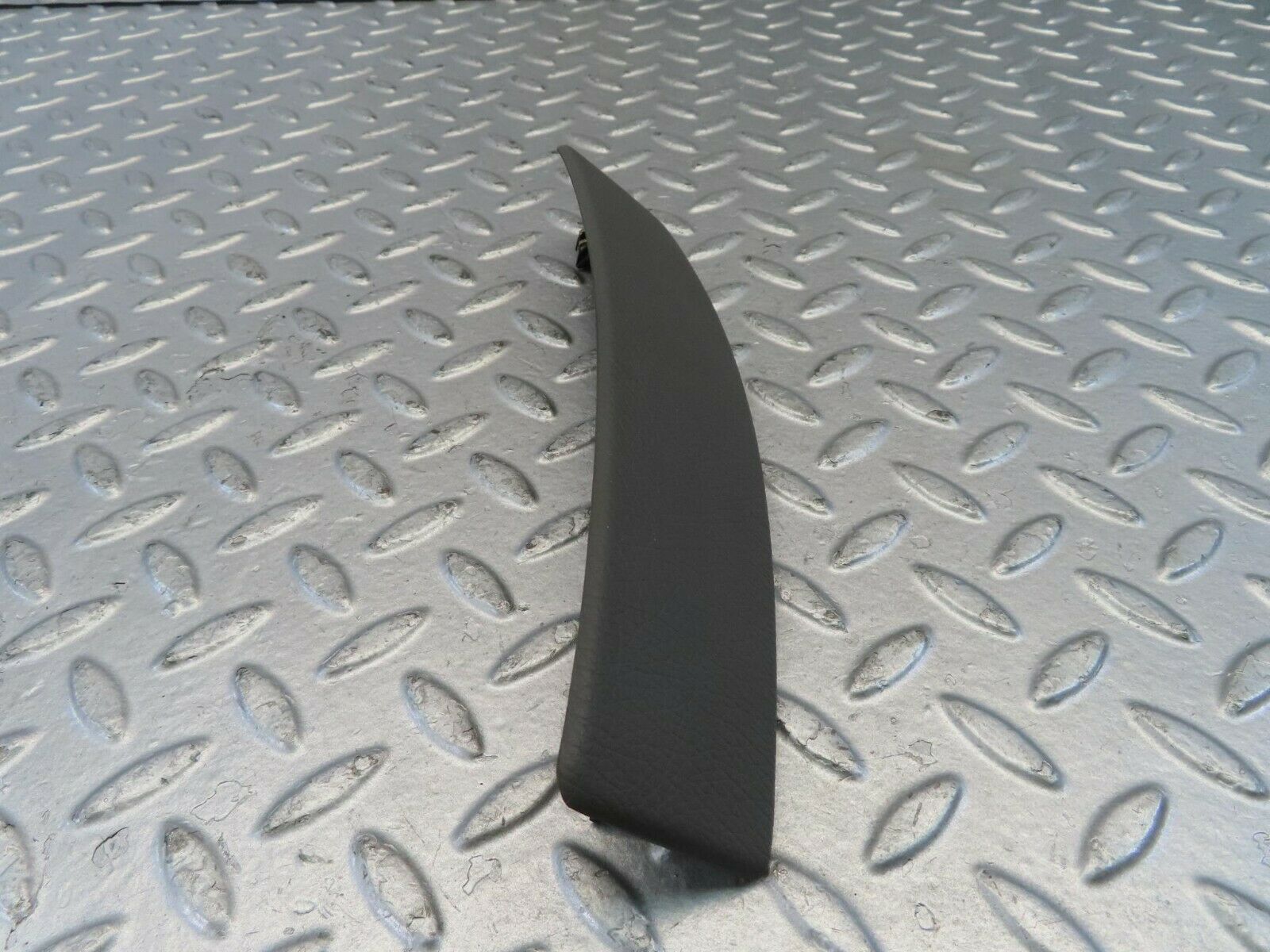 11139 Mercedes-Benz W221 S320 CD Player Lower Cover Panel 2216800578