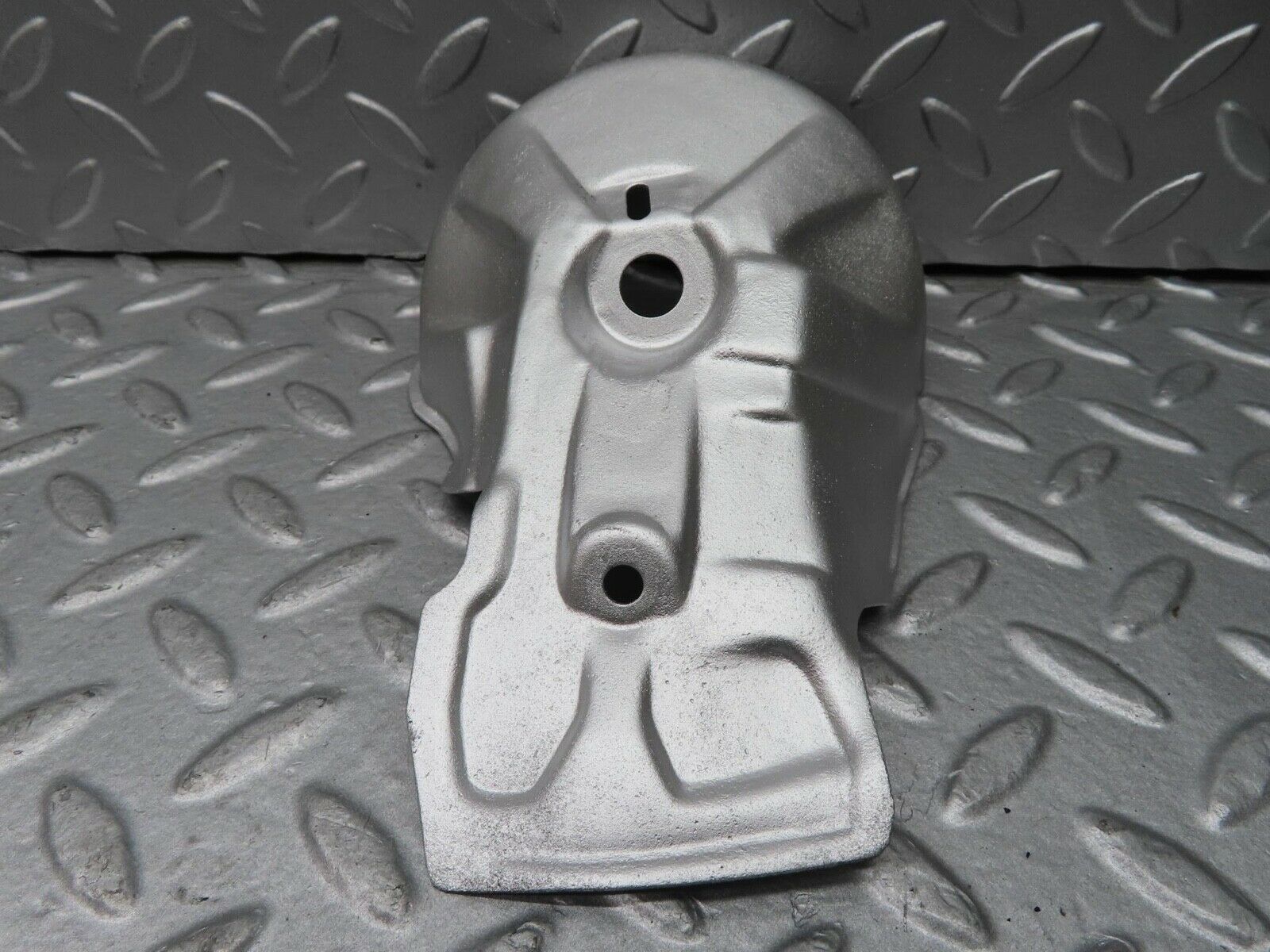 16514 Mercedes-Benz W124 260E Engine Mount Bracket Heat Shield