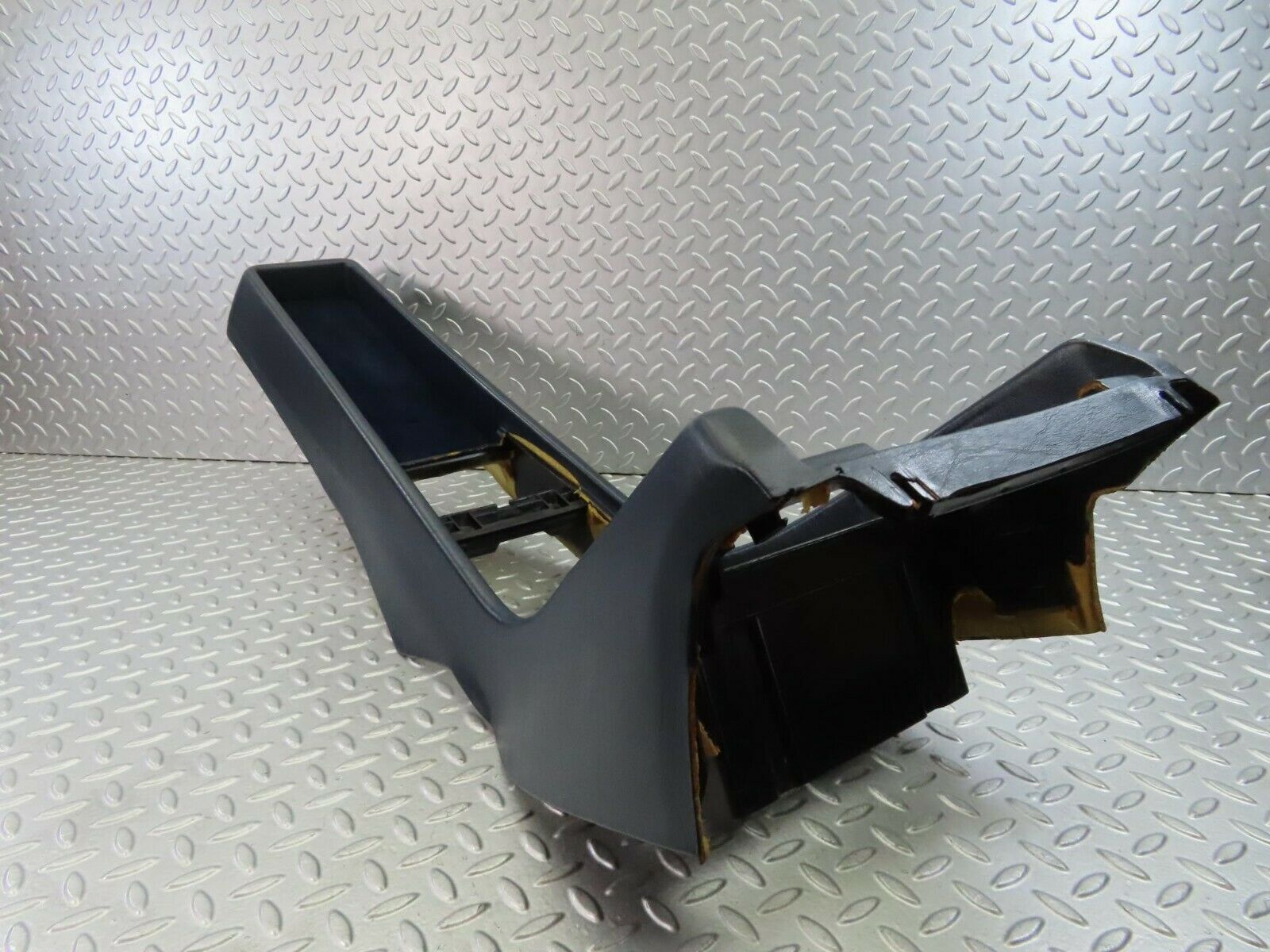 9367 Mercedes-Benz C124 300CE Coupe Centre Console Blue