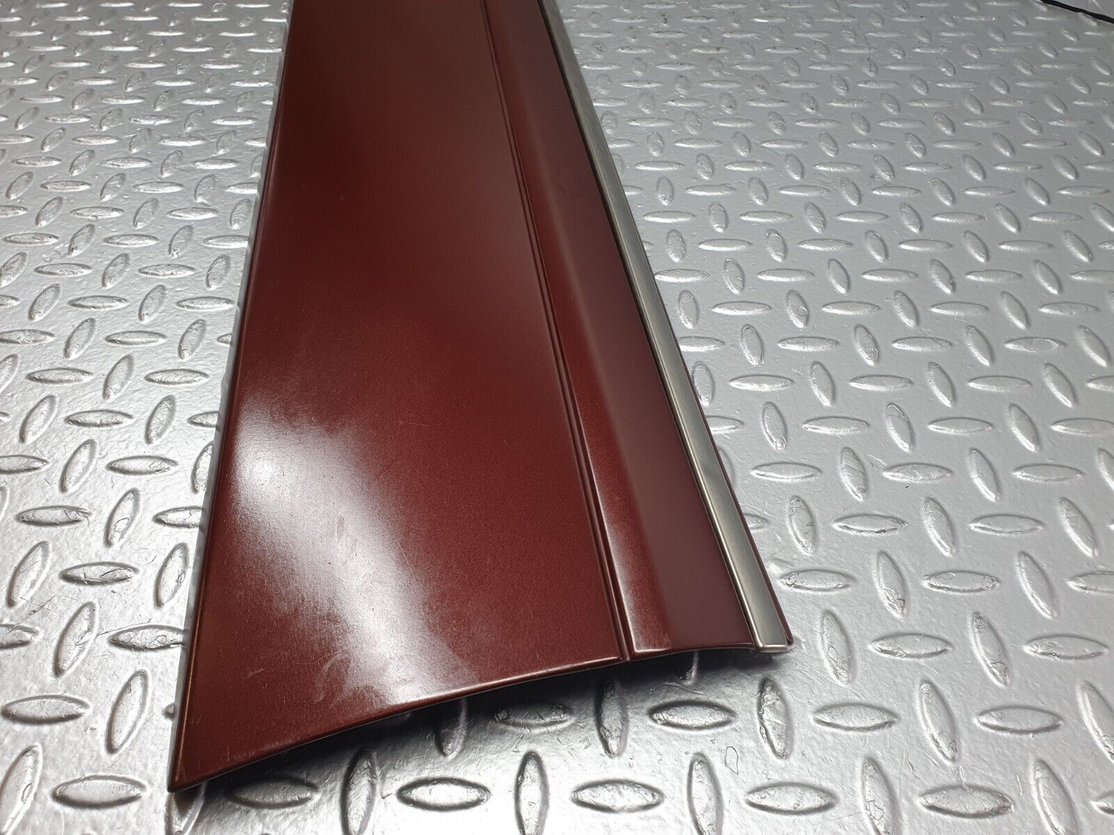 40911 Mercedes-Benz W126 300SE Front Left Door Moulding Trim 1266903740