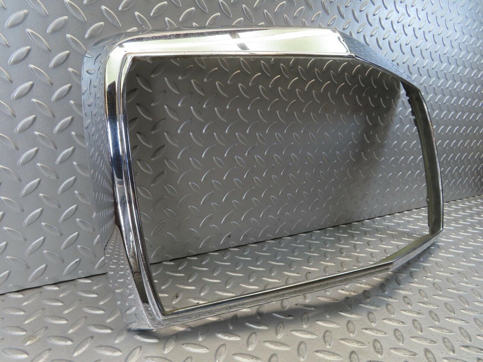 11612 Mercedes-Benz W114 Front Grill Frame Chrome