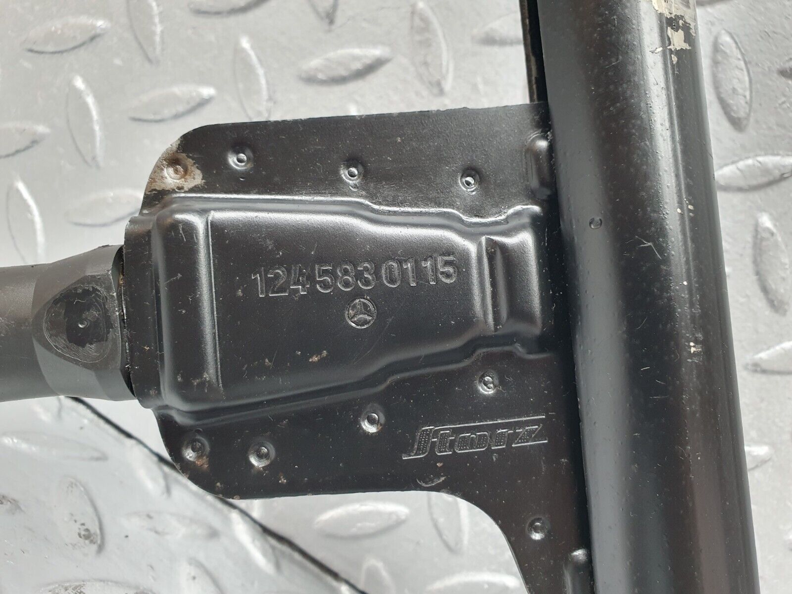 41468 Mercedes-Benz W124 200E Car Jack 1245830115