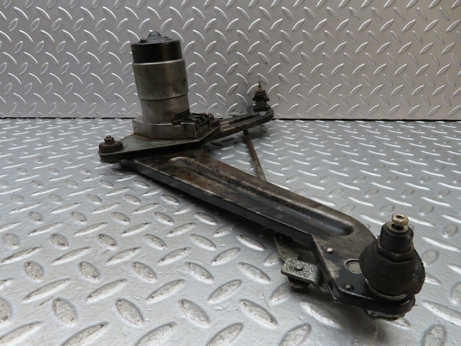 18957 Mercedes-Benz W121 190b Ponton Wiper Motor With Linkage