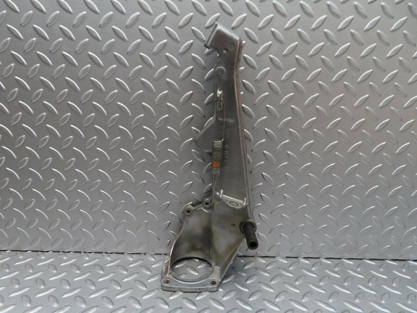 14004 Mercedes-Benz C107 280SLC Brake Pedal Bracket LHD 1072940801