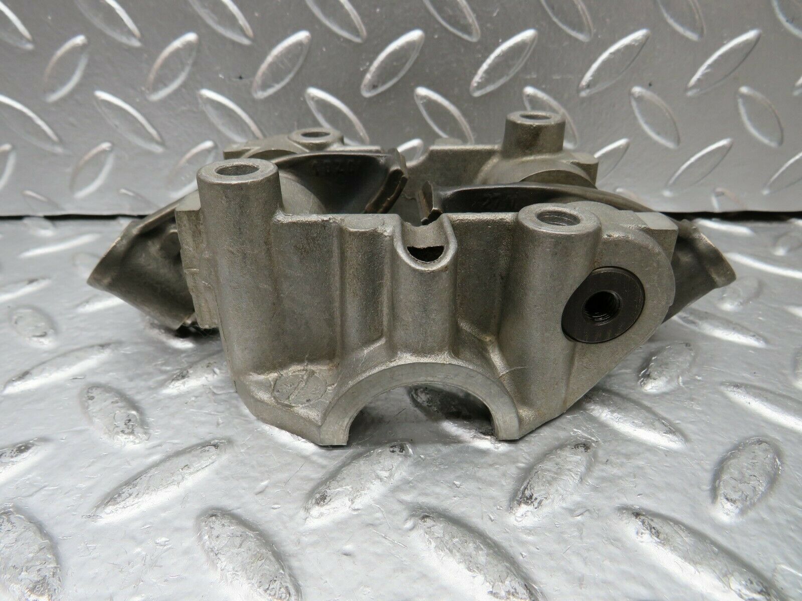 23071 Mercedes-Benz C123 230CE Coupe Rocker Arms Camshaft Bearing Block 1020512110