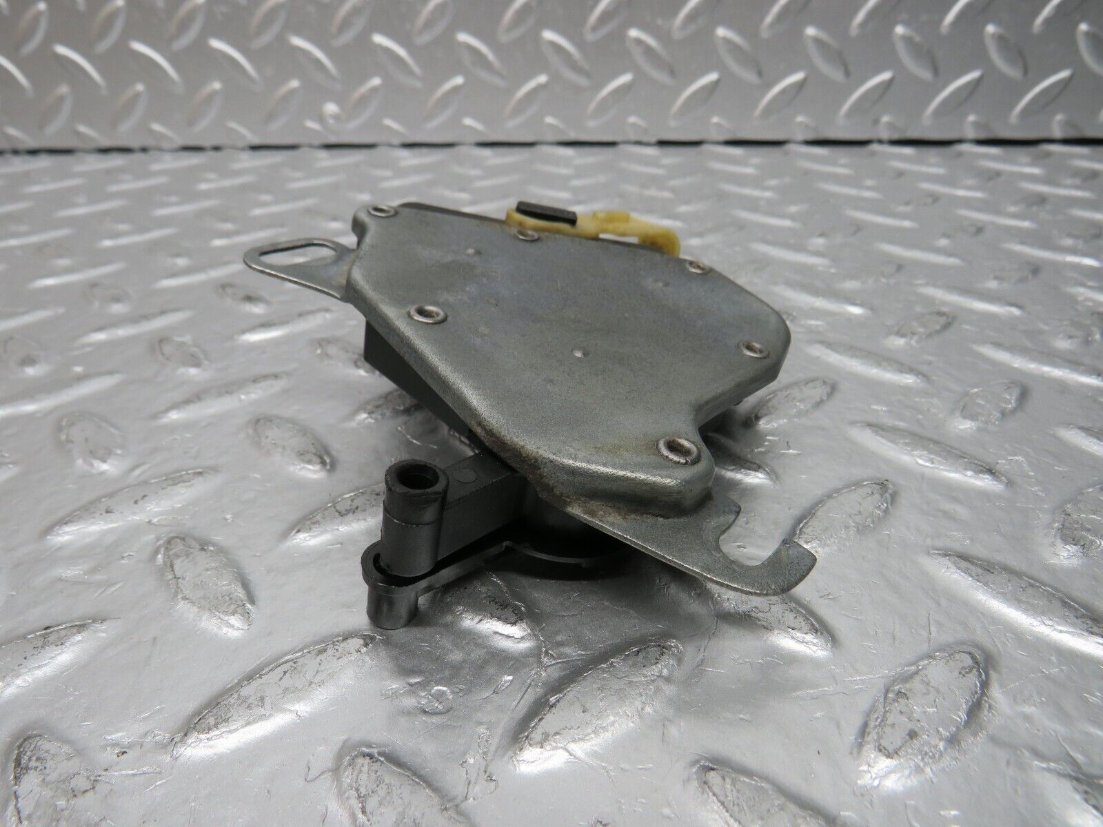 30548 Mercedes-Benz W124 230E Reverse Light Switch 0005403945 1235450142