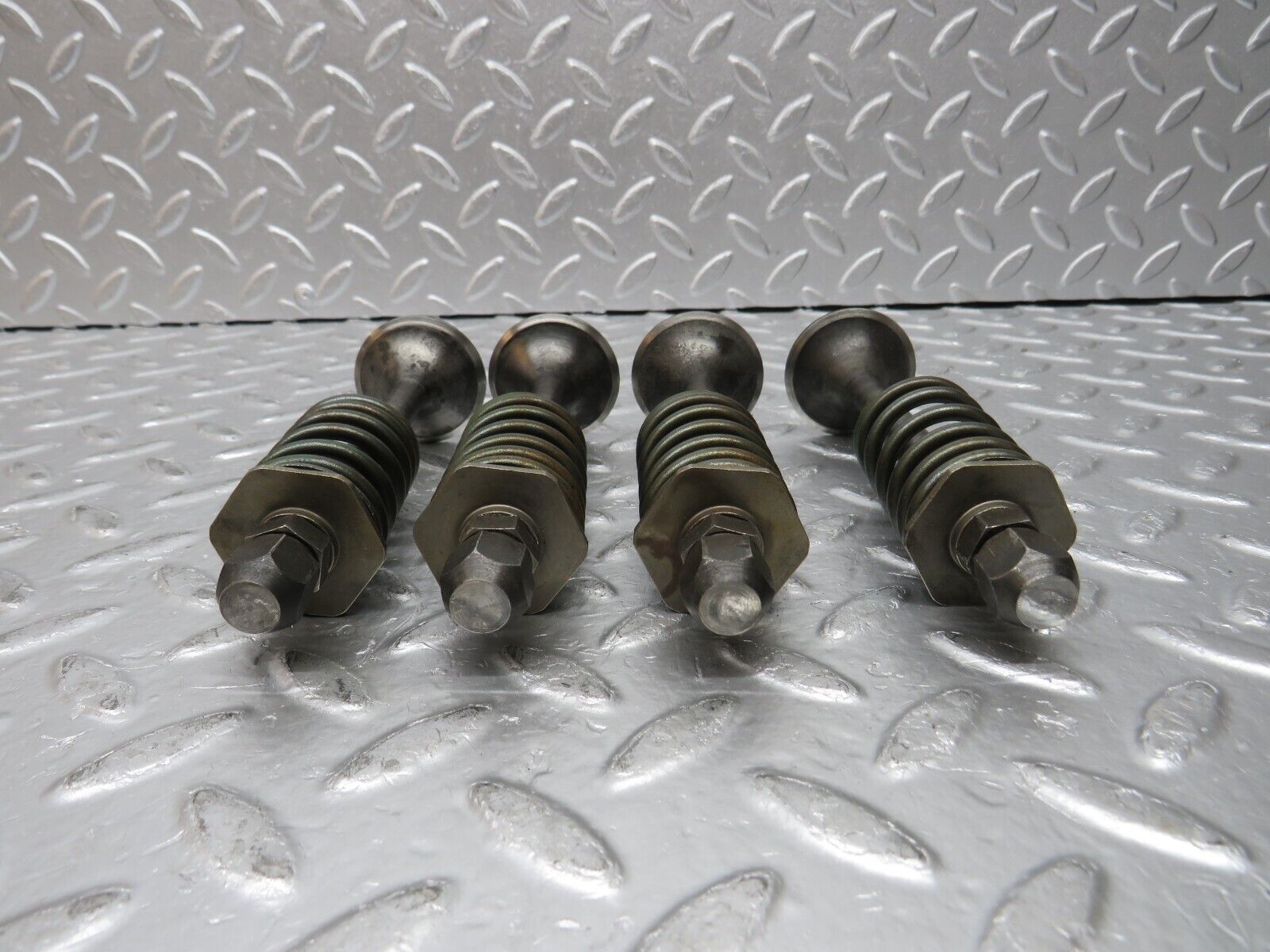 0886 Mercedes-Benz W123 240D Engine Exhaust Valve with Spring