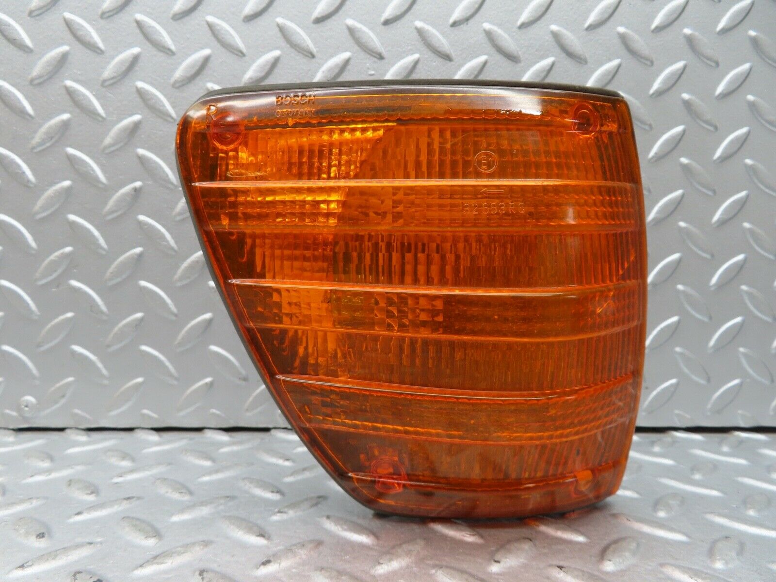 17589 Mercedes-Benz W116 450SEL Front Right Indicator Bosch 1305233002