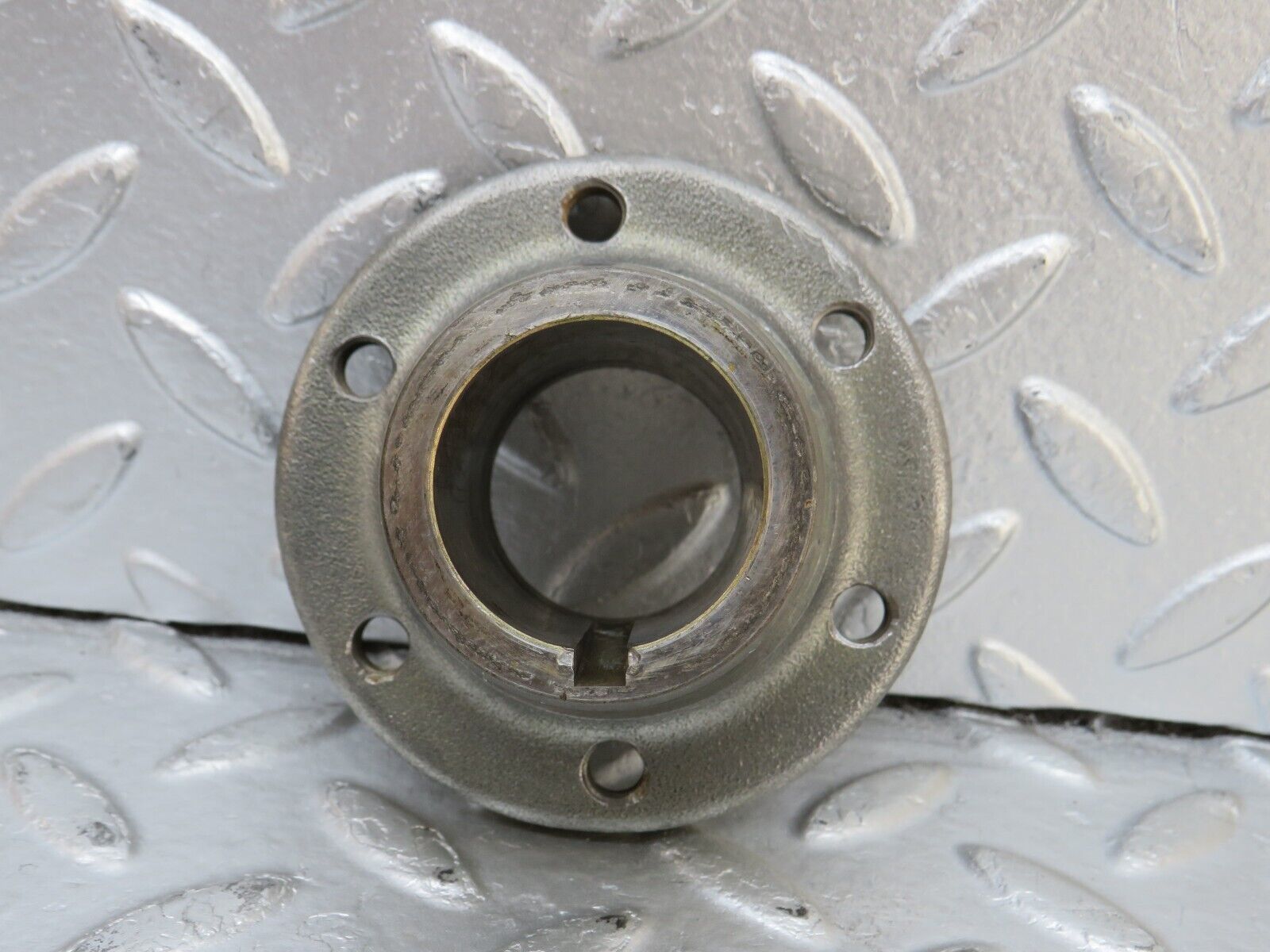 34520 Mercedes-Benz C126 380SEC Coupe Crankshaft Sleeve Hub