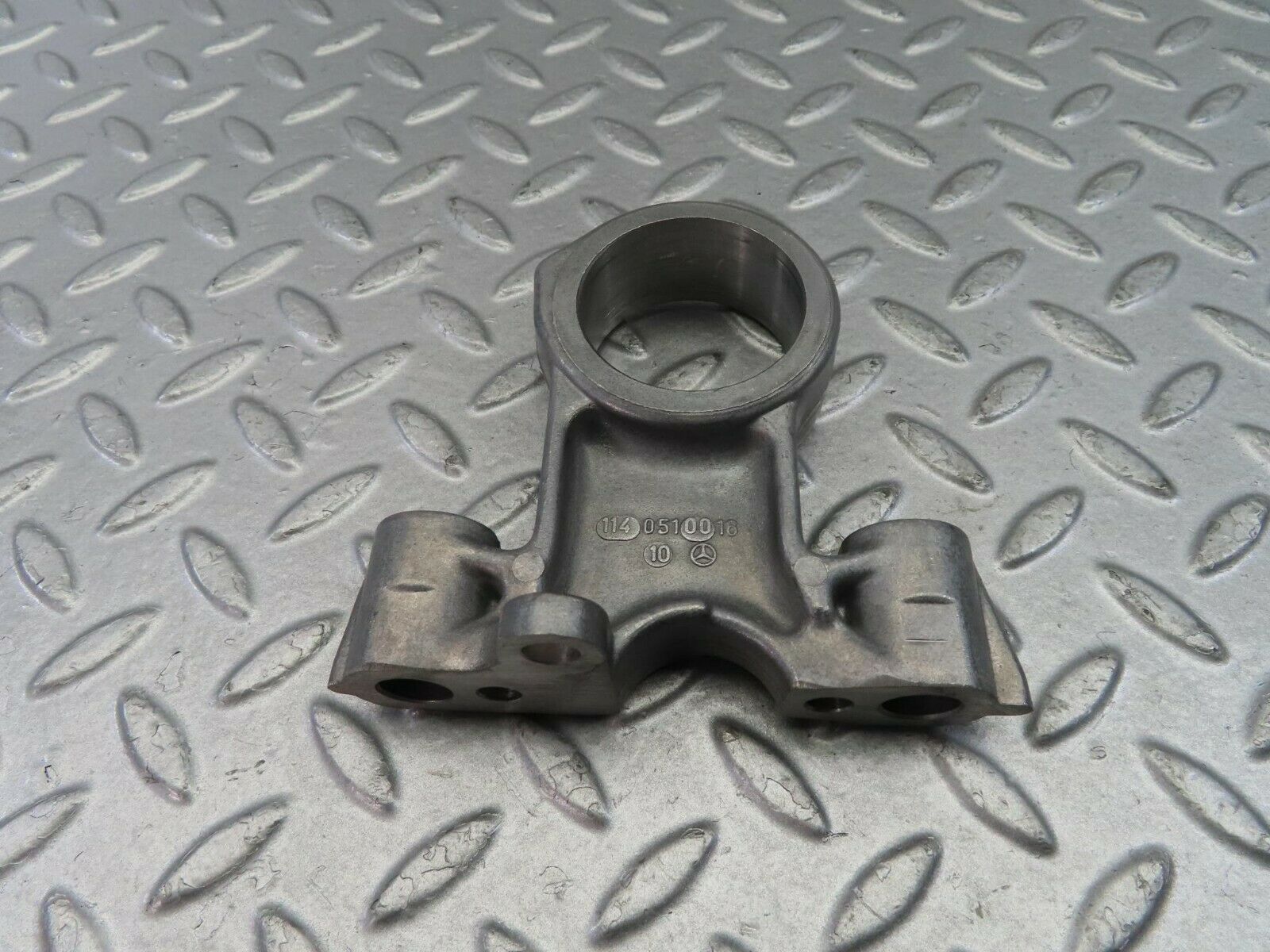 9125 Mercedes-Benz W108 Camshaft Tower Bearing 1140510016