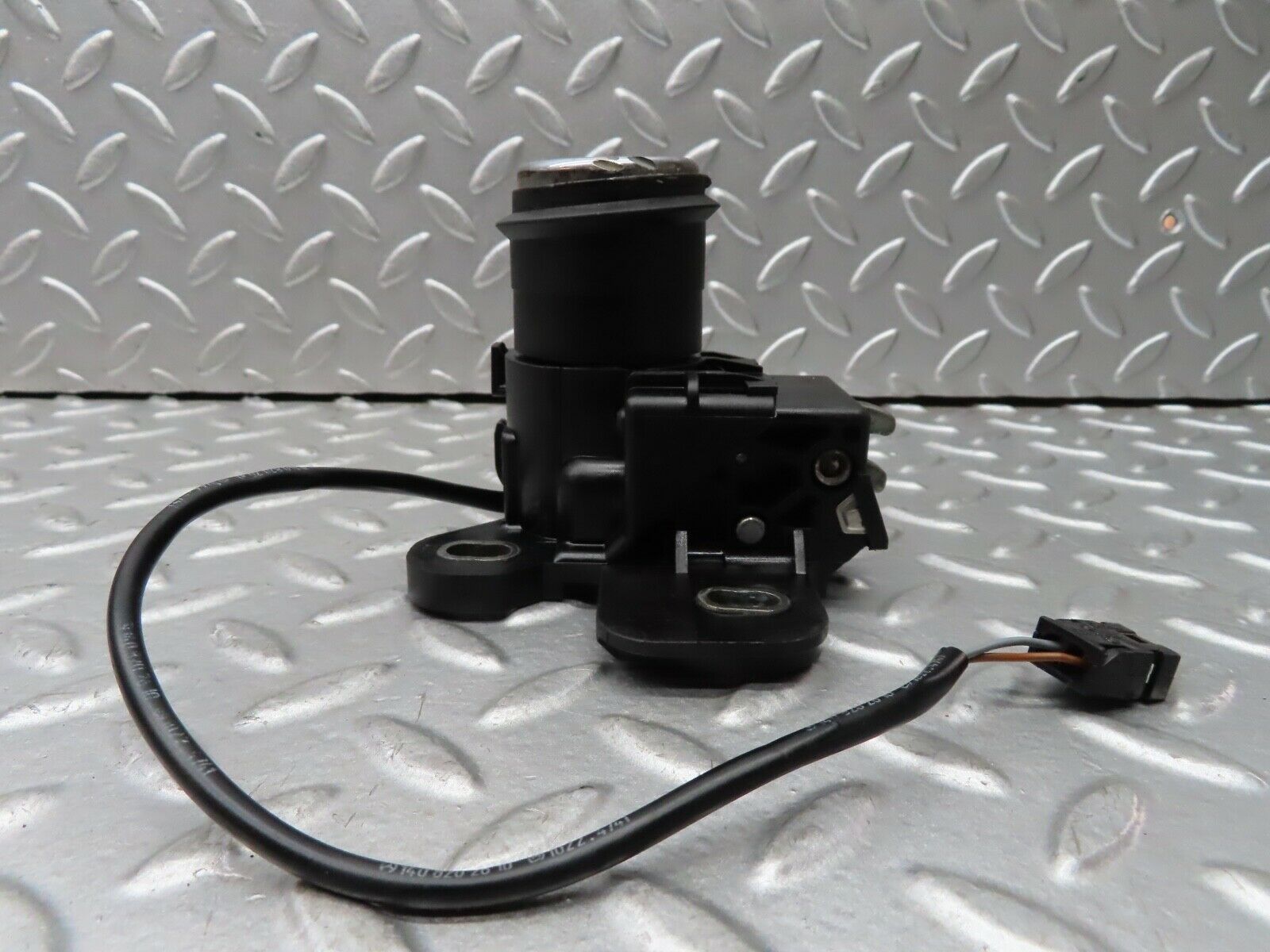 19514 Mercedes-Benz C140 CL420 Coupe Trunk Lock No Key 1408202610