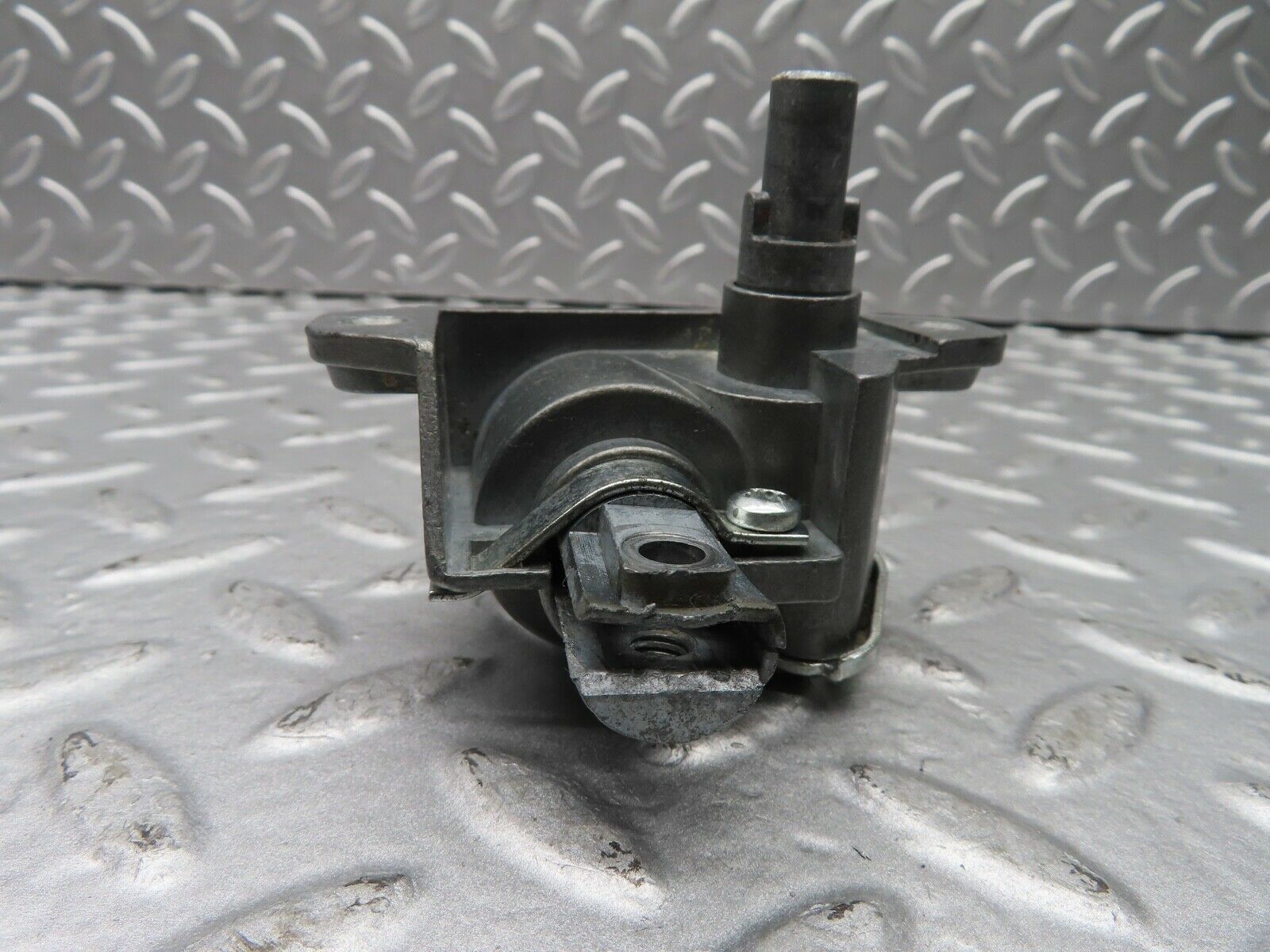 20275 Mercedes-Benz W114 280CE Coupe Vent Window Regulator Right Side